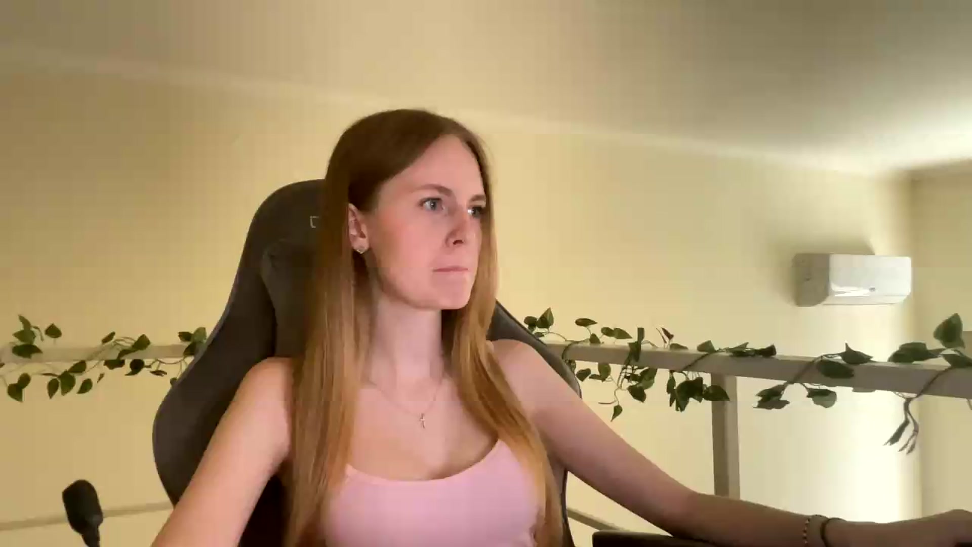 Gallery image thumbnail from SelinaMynx's myfreecams stream on, 07/04/2026, 09:40 image 9 of 20