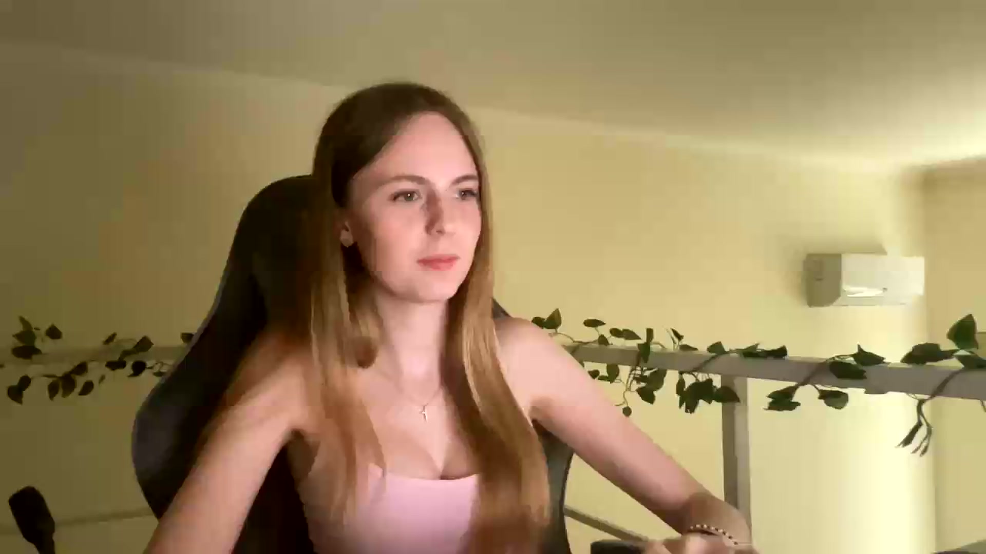 Gallery image thumbnail from SelinaMynx's myfreecams stream on, 07/04/2026, 10:48 image 1 of 20