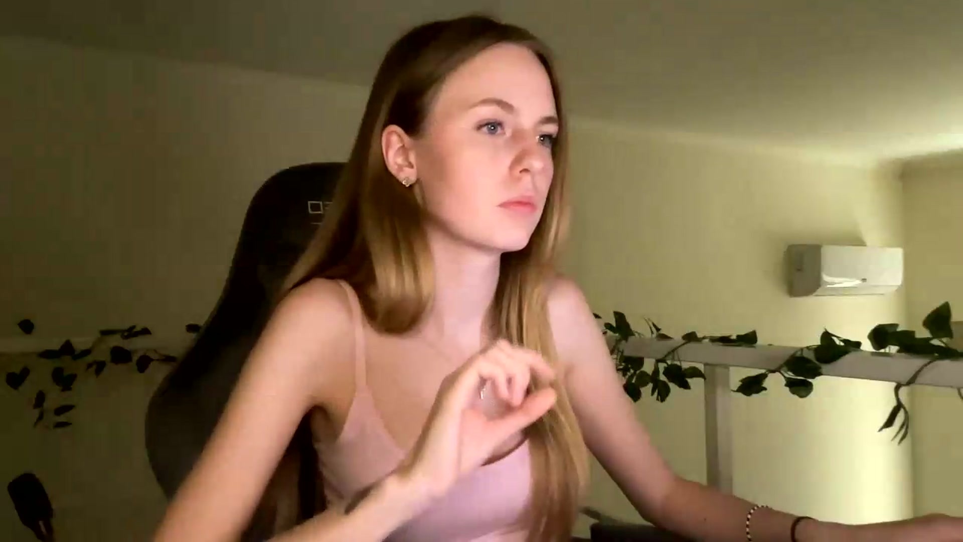 Gallery image thumbnail from SelinaMynx's myfreecams stream on, 07/04/2026, 12:30 image 15 of 20
