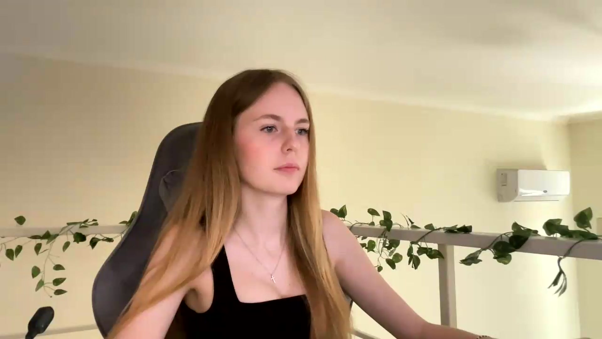 Gallery image thumbnail from SelinaMynx's myfreecams stream on, 07/05/2026, 08:42 image 14 of 20