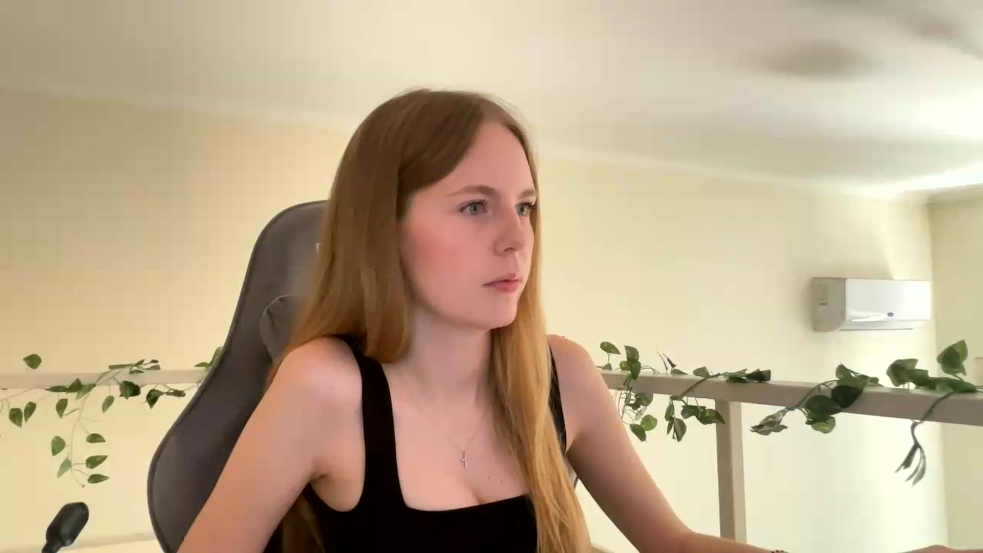 Gallery image thumbnail from SelinaMynx's myfreecams stream on, 07/05/2026, 08:42 image 10 of 20