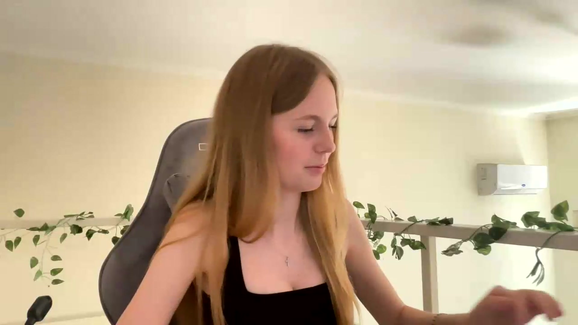 Gallery image thumbnail from SelinaMynx's myfreecams stream on, 07/05/2026, 08:42 image 8 of 20