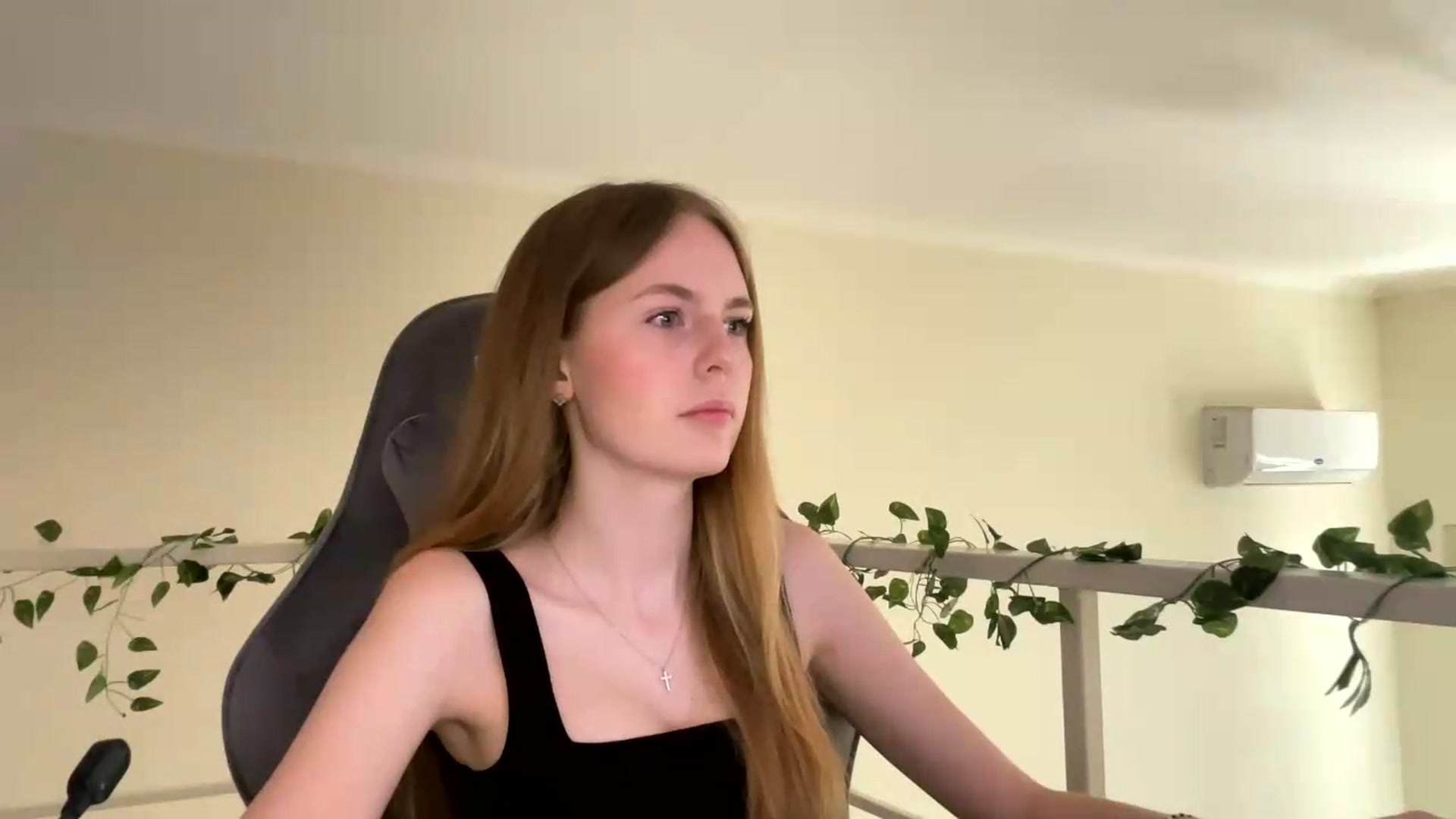 Gallery image thumbnail from SelinaMynx's myfreecams stream on, 07/05/2026, 08:42 image 16 of 20