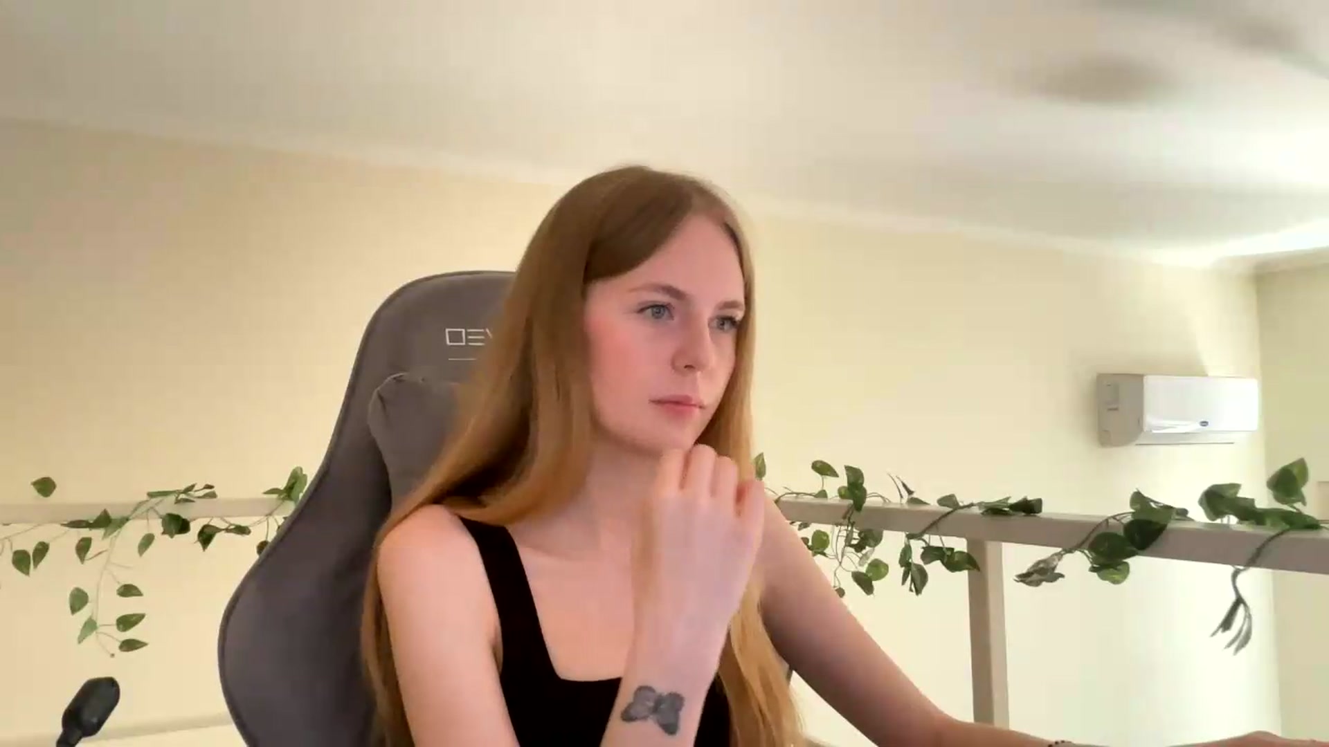 Gallery image thumbnail from SelinaMynx's myfreecams stream on, 07/05/2026, 08:42 image 12 of 20
