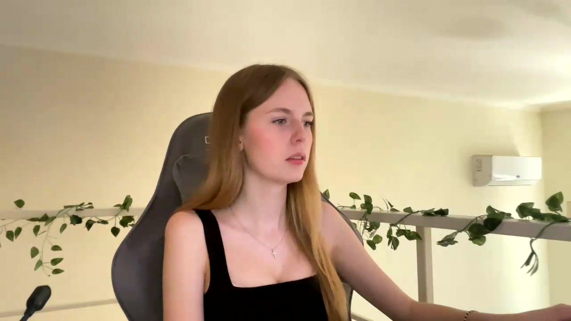 Gallery image thumbnail from SelinaMynx's myfreecams stream on, 07/05/2026, 09:02 image 18 of 20