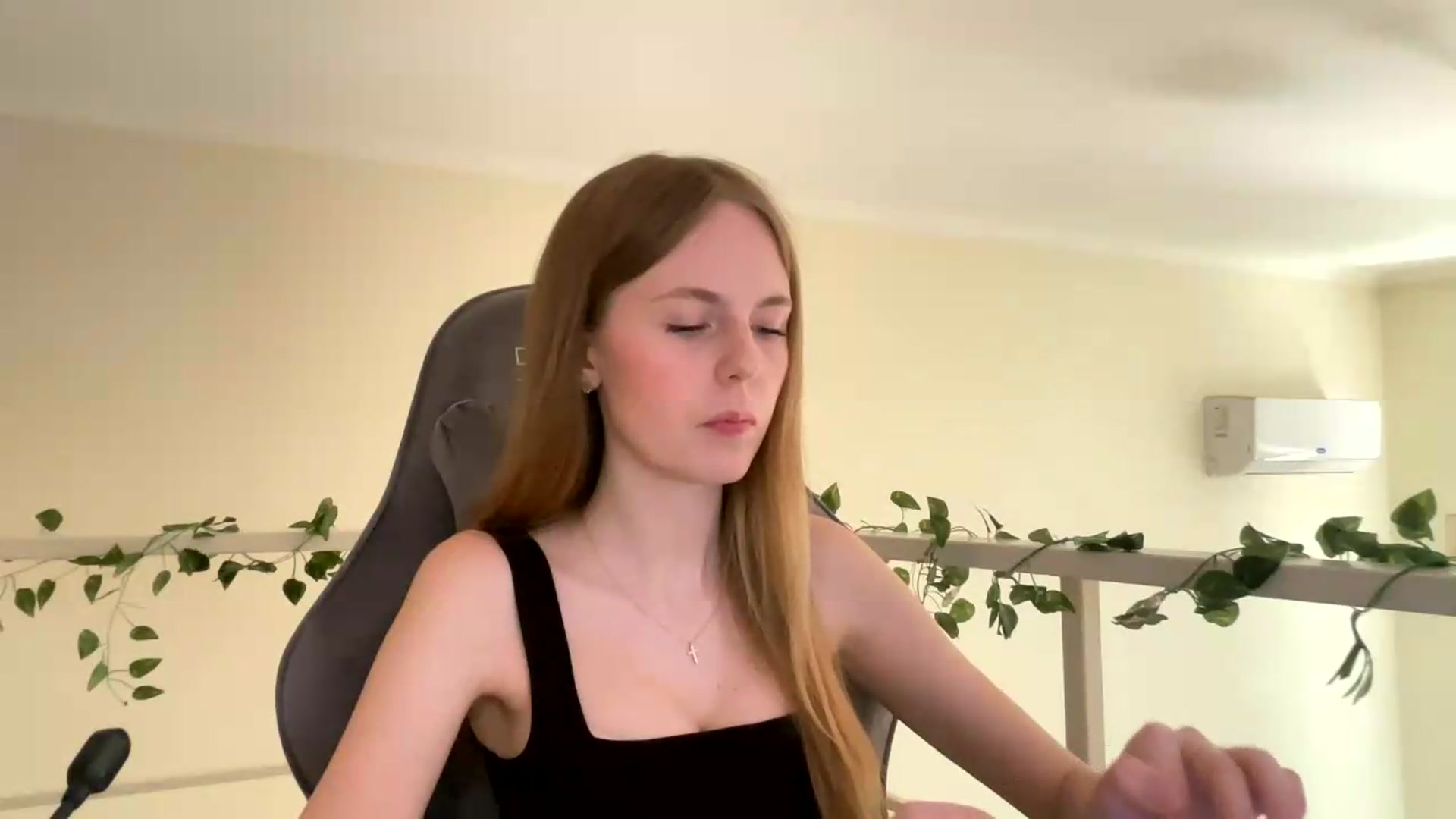 Gallery image thumbnail from SelinaMynx's myfreecams stream on, 07/05/2026, 09:02 image 17 of 20