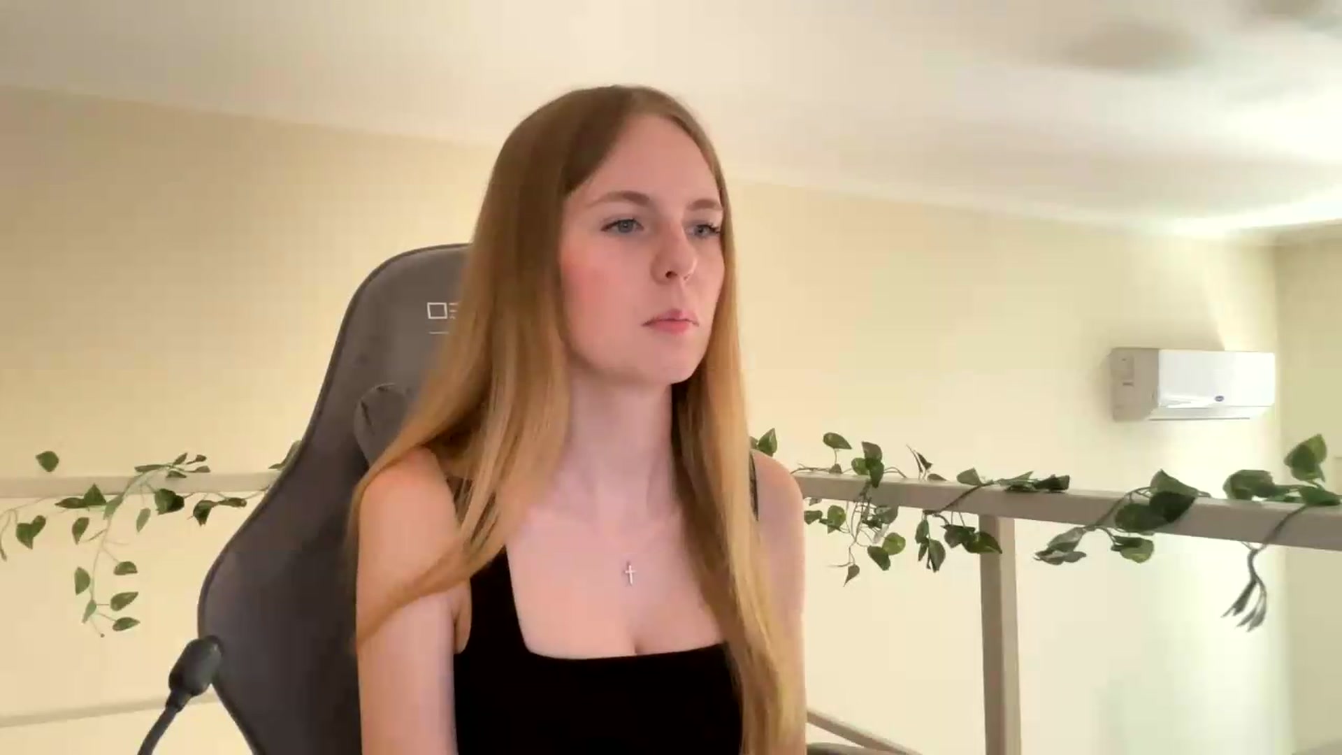 Gallery image thumbnail from SelinaMynx's myfreecams stream on, 07/05/2026, 10:38 image 14 of 20