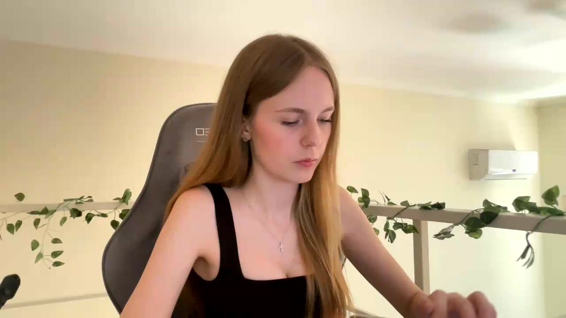 Gallery image thumbnail from SelinaMynx's myfreecams stream on, 07/05/2026, 10:38 image 7 of 20
