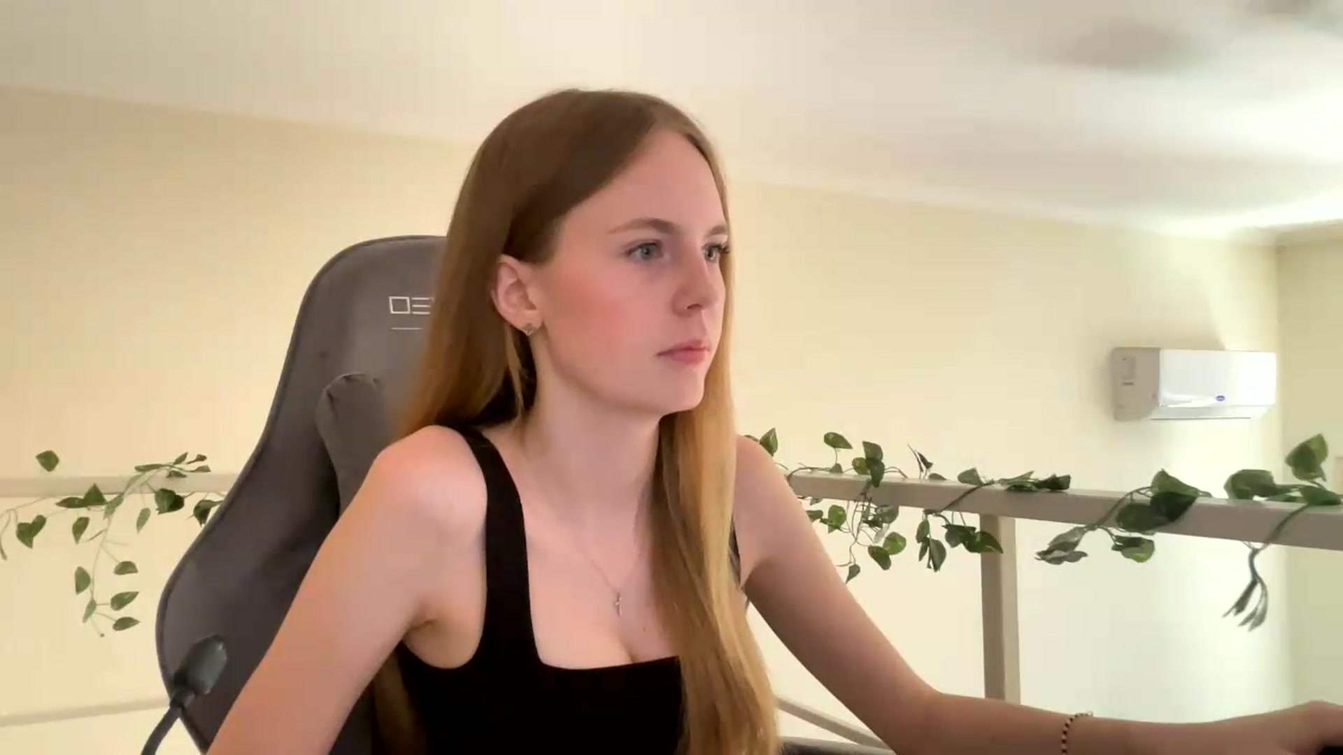 Gallery image thumbnail from SelinaMynx's myfreecams stream on, 07/05/2026, 10:38 image 16 of 20