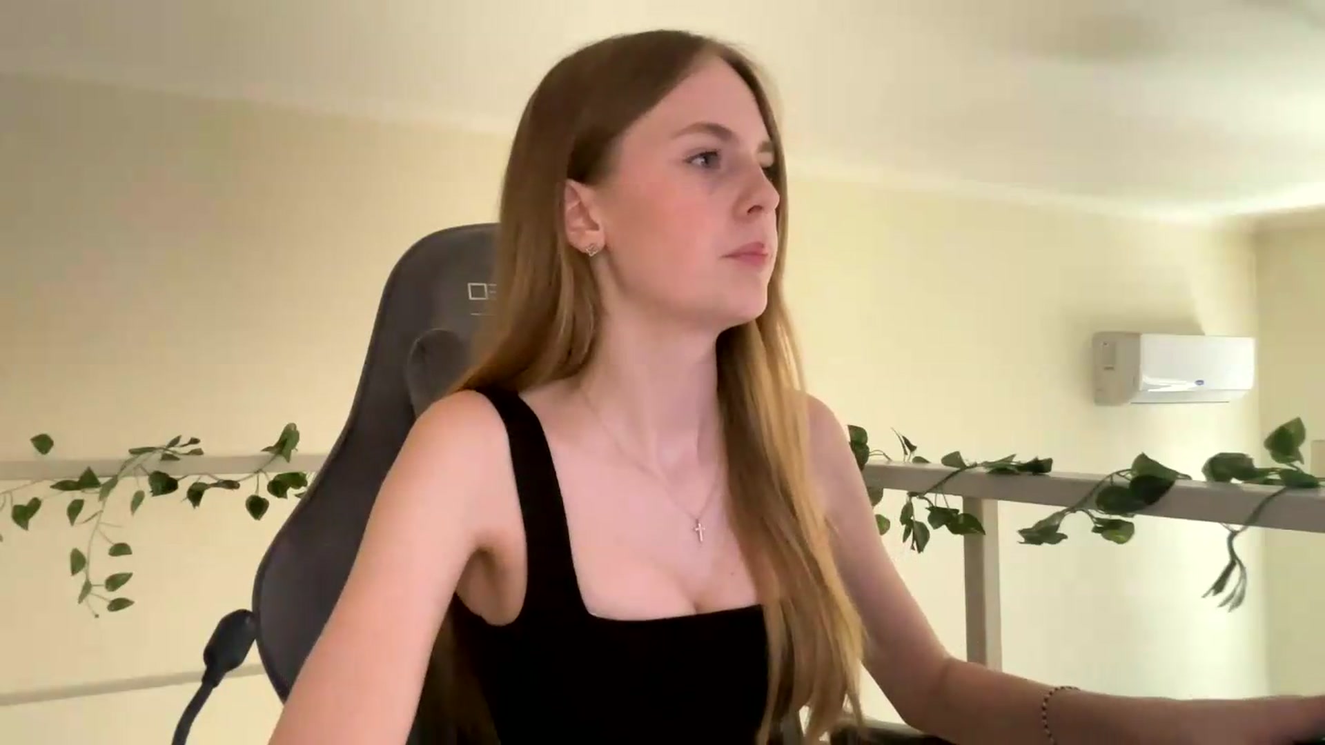 Gallery image thumbnail from SelinaMynx's myfreecams stream on, 07/05/2026, 11:55 image 8 of 20