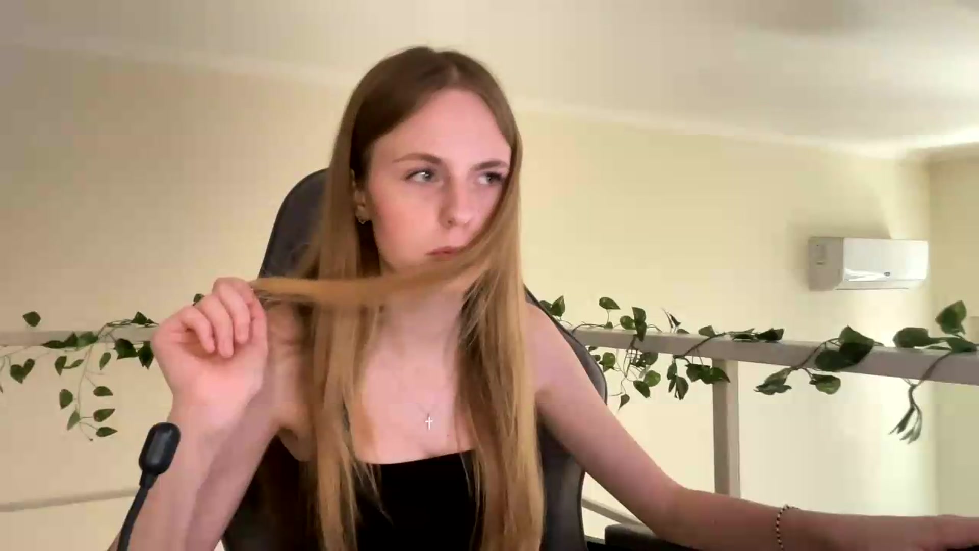 Gallery image thumbnail from SelinaMynx's myfreecams stream on, 07/05/2026, 13:10 image 13 of 20