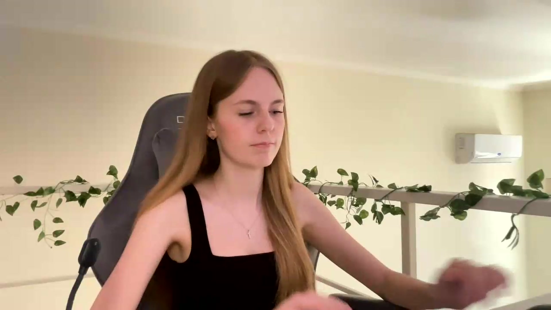 Gallery image thumbnail from SelinaMynx's myfreecams stream on, 07/05/2026, 13:10 image 15 of 20