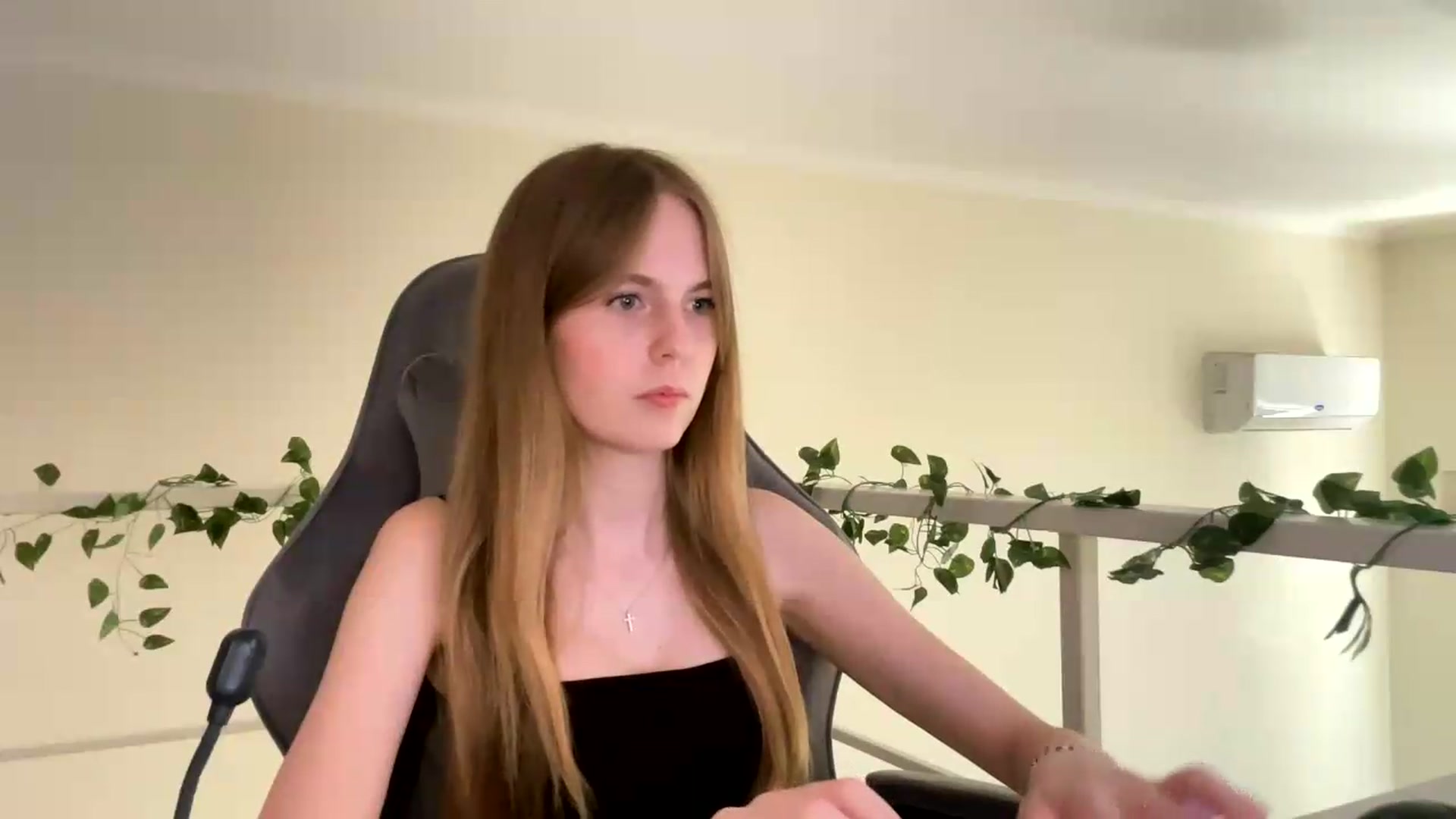 Gallery image thumbnail from SelinaMynx's myfreecams stream on, 07/05/2026, 13:10 image 18 of 20