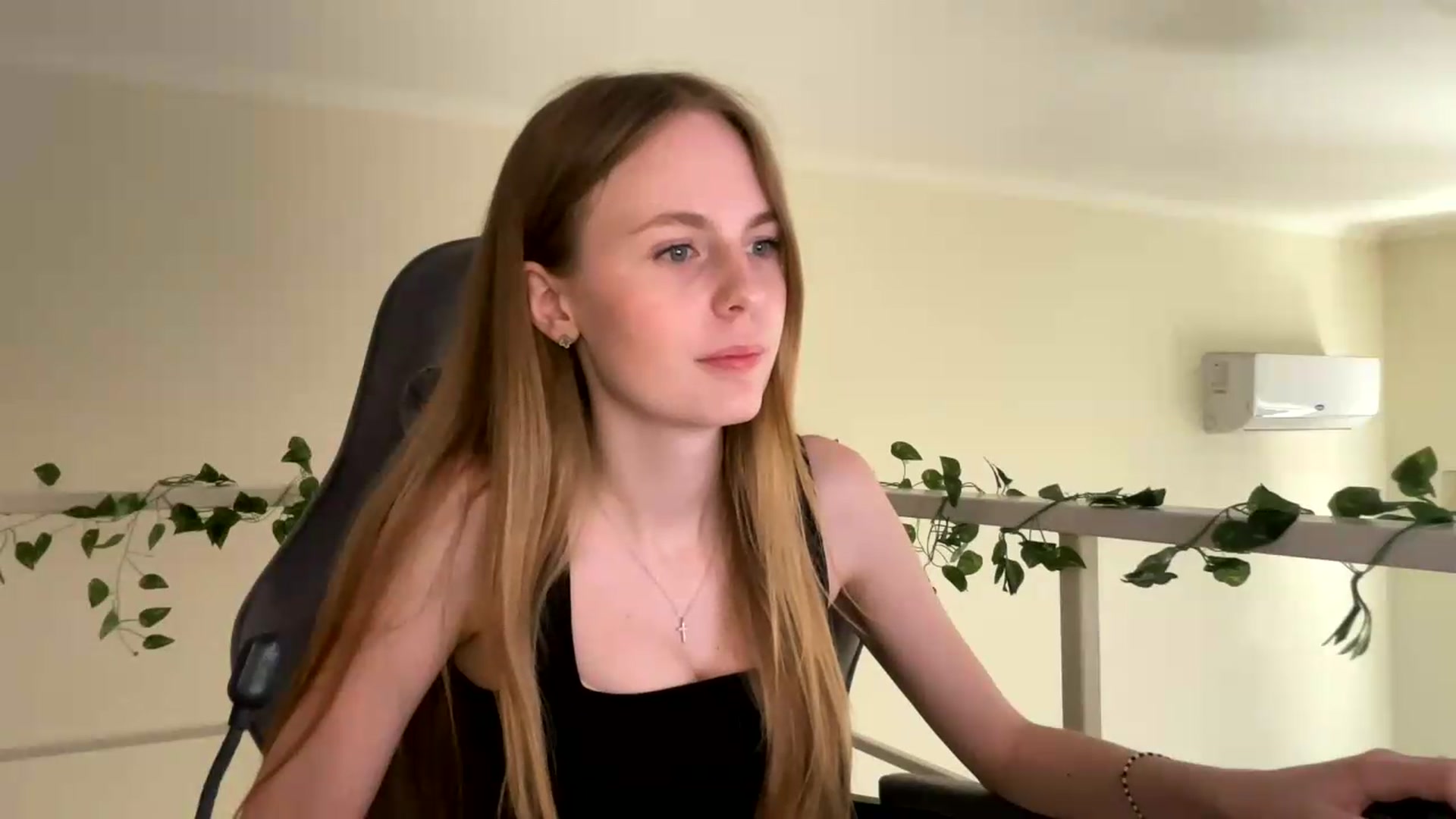 Gallery image thumbnail from SelinaMynx's myfreecams stream on, 07/05/2026, 13:10 image 6 of 20