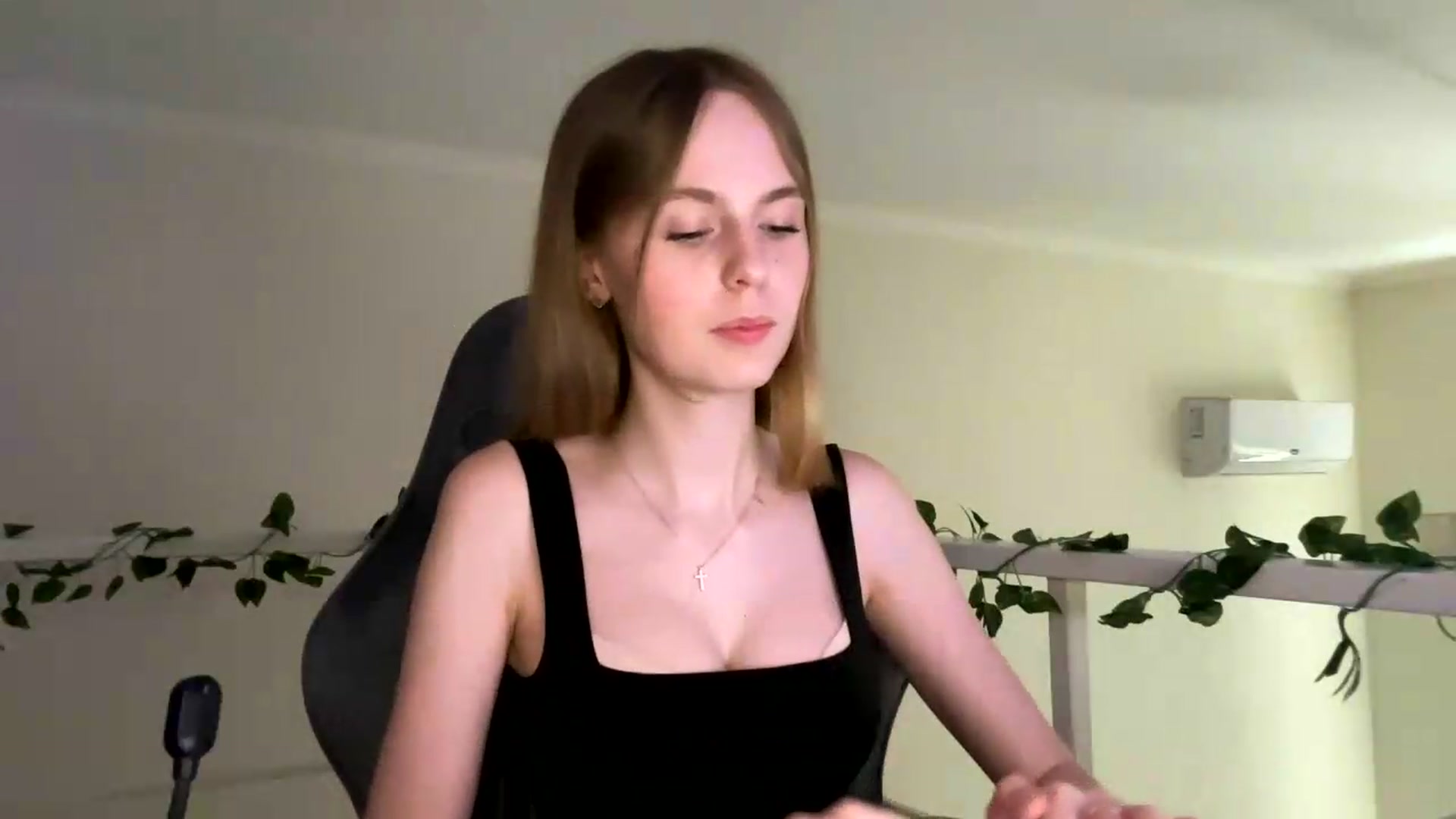 Gallery image thumbnail from SelinaMynx's myfreecams stream on, 07/05/2026, 13:52 image 18 of 20