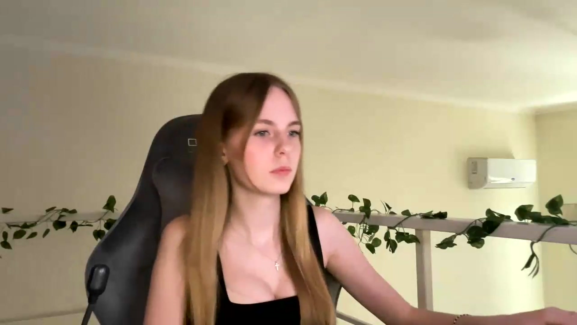 Gallery image thumbnail from SelinaMynx's myfreecams stream on, 07/05/2026, 13:52 image 15 of 20