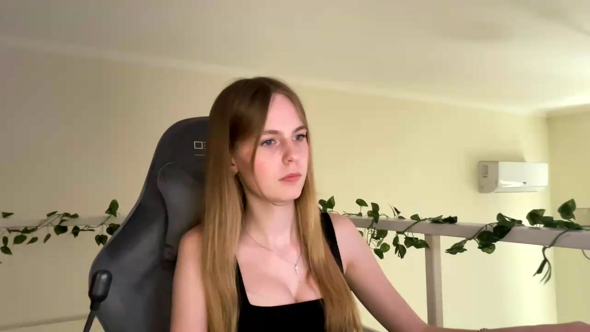 Gallery image thumbnail from SelinaMynx's myfreecams stream on, 07/05/2026, 13:52 image 14 of 20