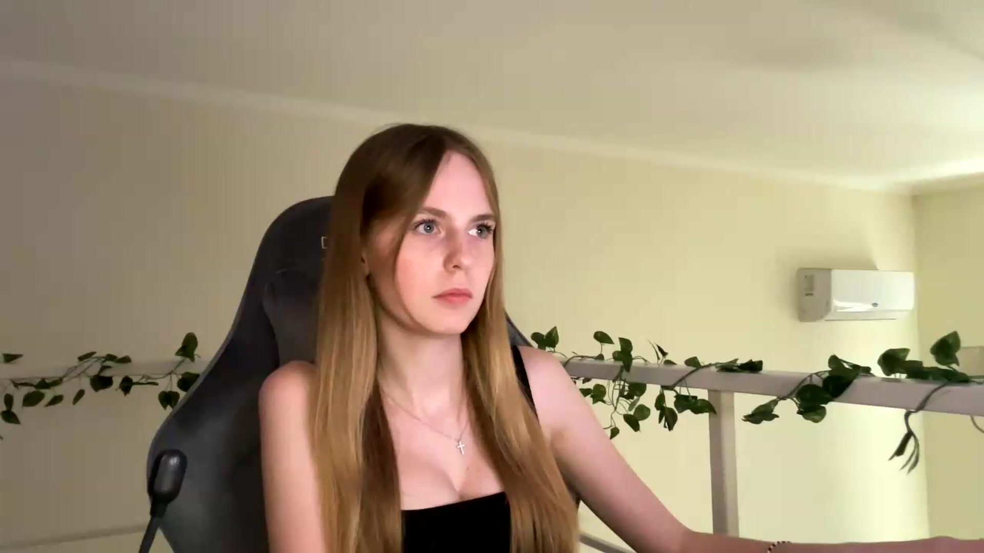 Gallery image thumbnail from SelinaMynx's myfreecams stream on, 07/05/2026, 13:52 image 16 of 20