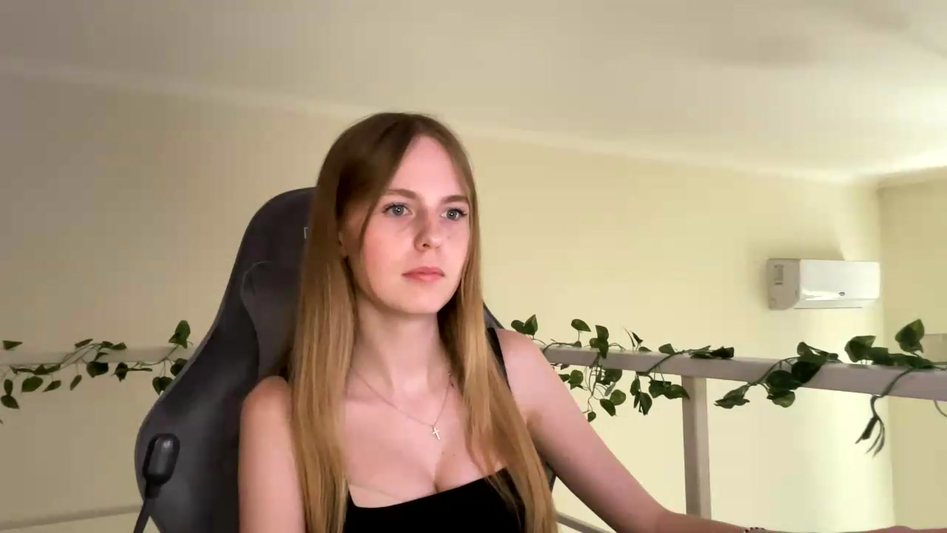Gallery image thumbnail from SelinaMynx's myfreecams stream on, 07/05/2026, 13:52 image 12 of 20
