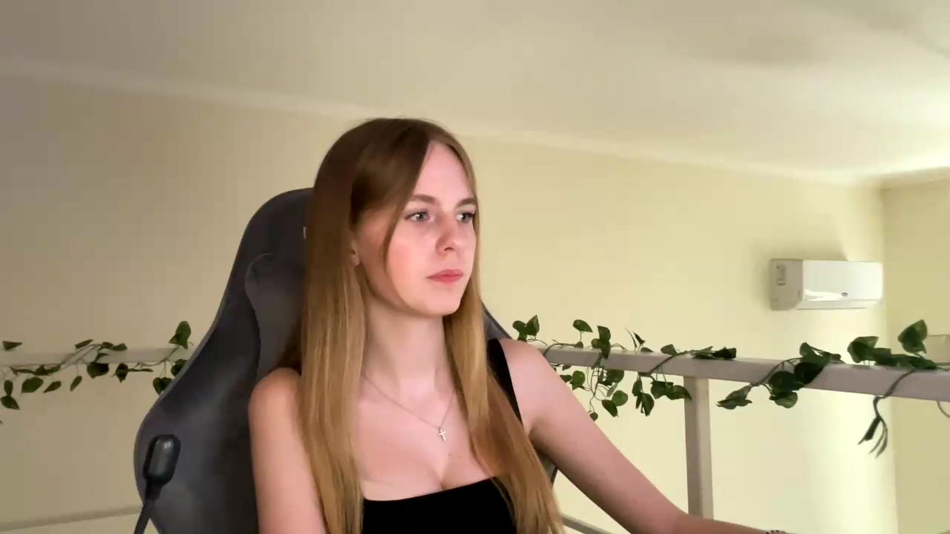 Gallery image thumbnail from SelinaMynx's myfreecams stream on, 07/05/2026, 13:52 image 13 of 20