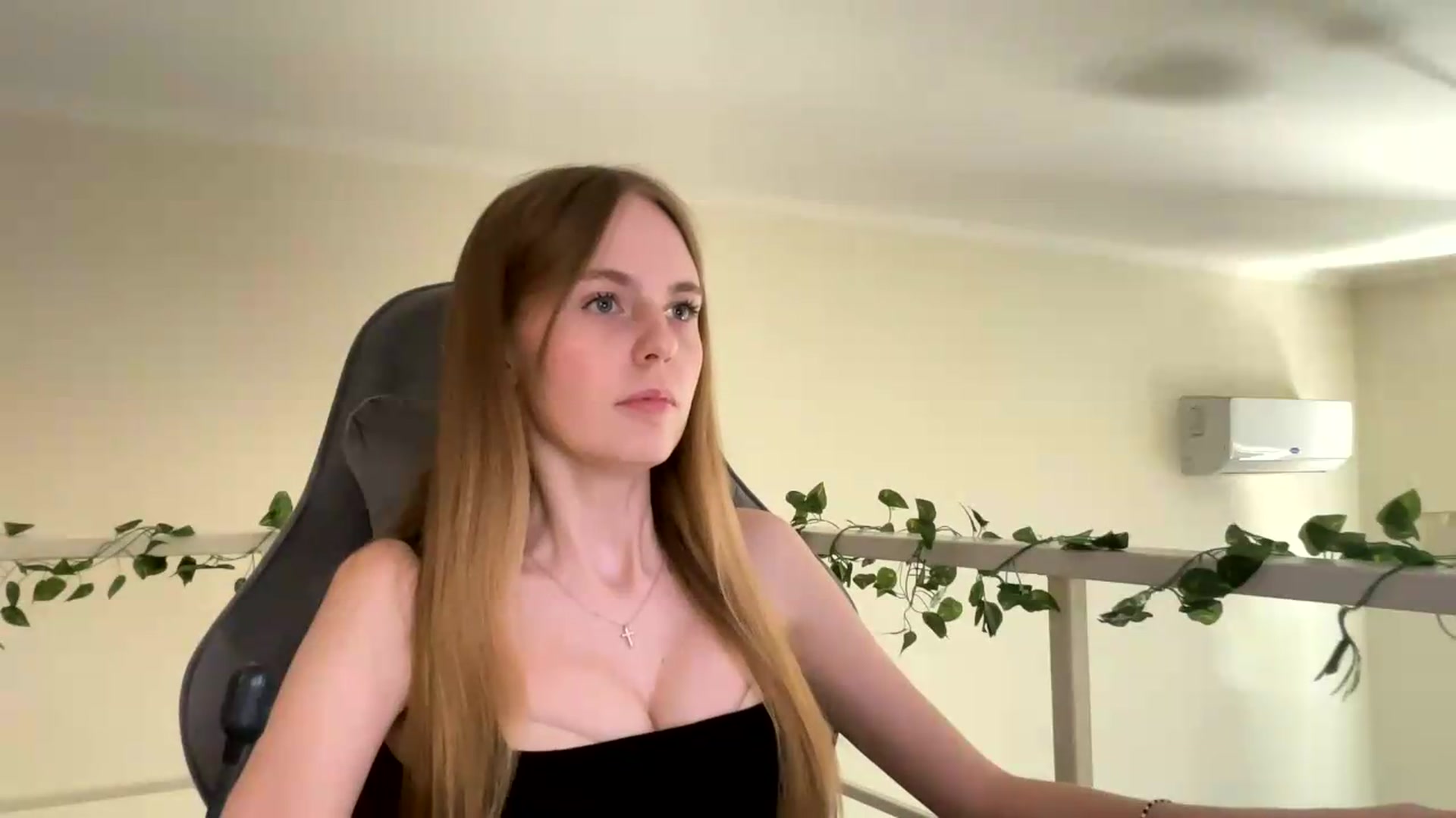 Gallery image thumbnail from SelinaMynx's myfreecams stream on, 07/05/2026, 13:52 image 3 of 20