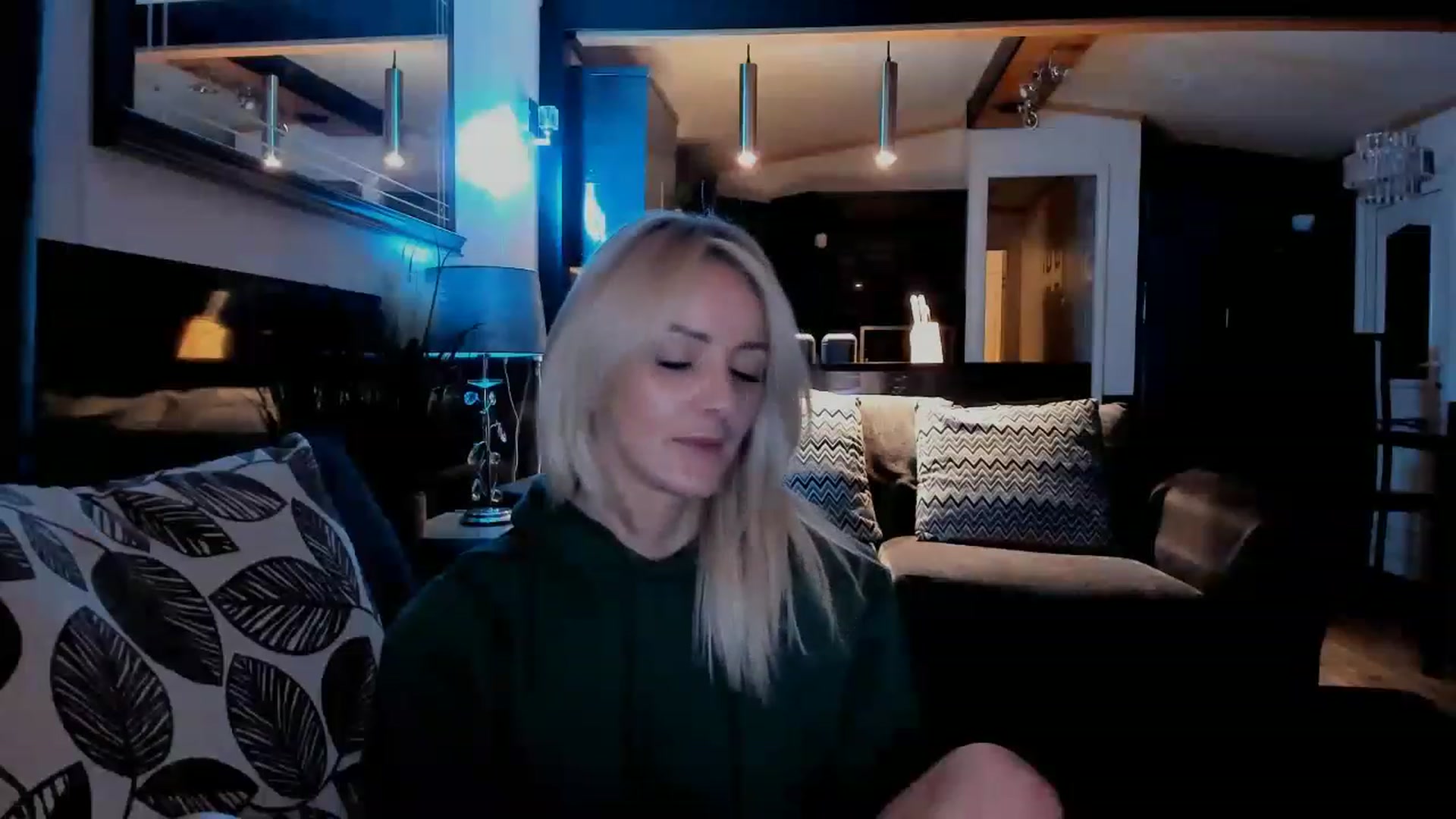 Gallery image thumbnail from SelinaRose's myfreecams stream on, 11/28/2022, 24:14 image 13 of 20