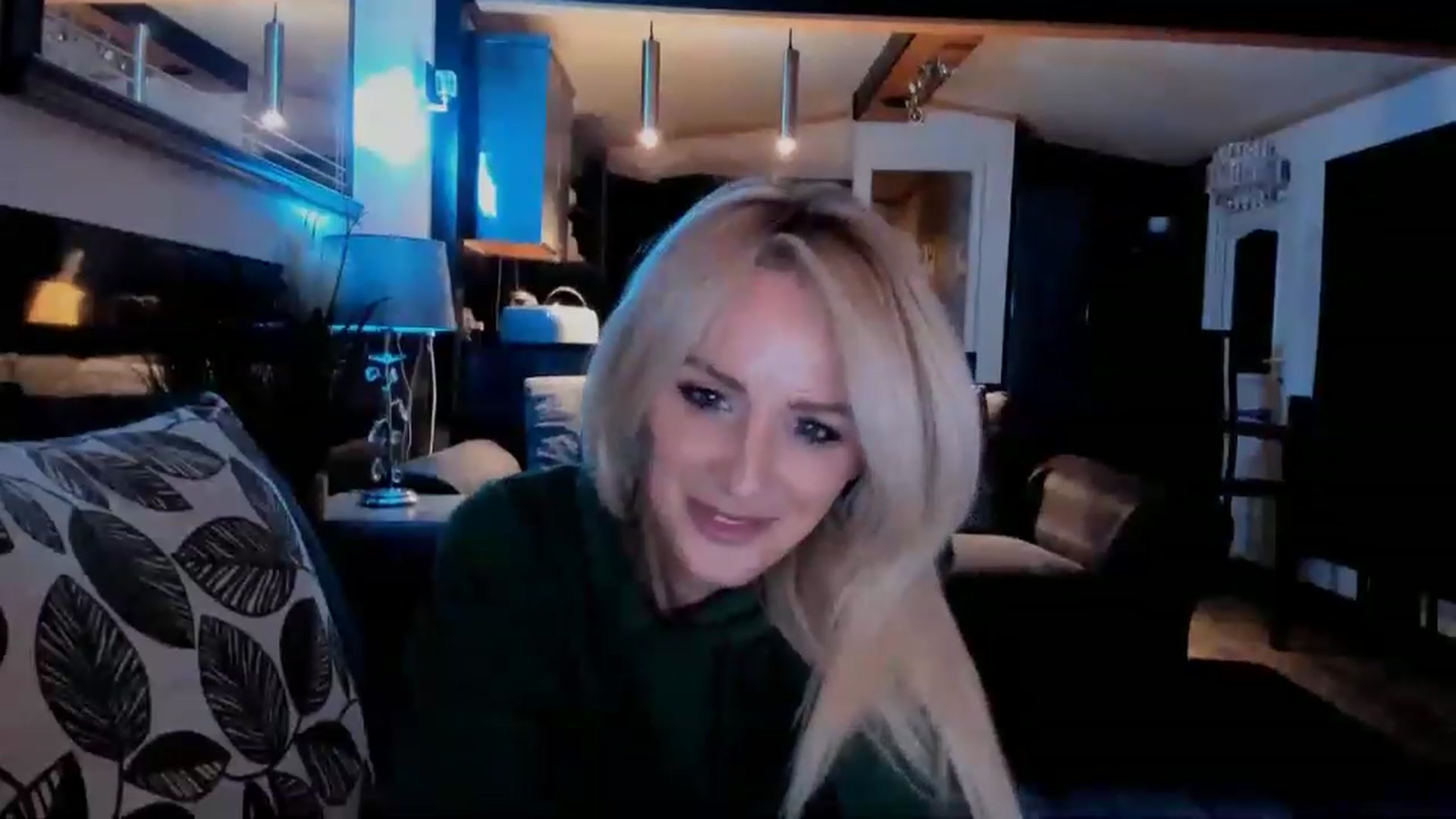 Gallery image thumbnail from SelinaRose's myfreecams stream on, 11/28/2022, 24:14 image 5 of 20
