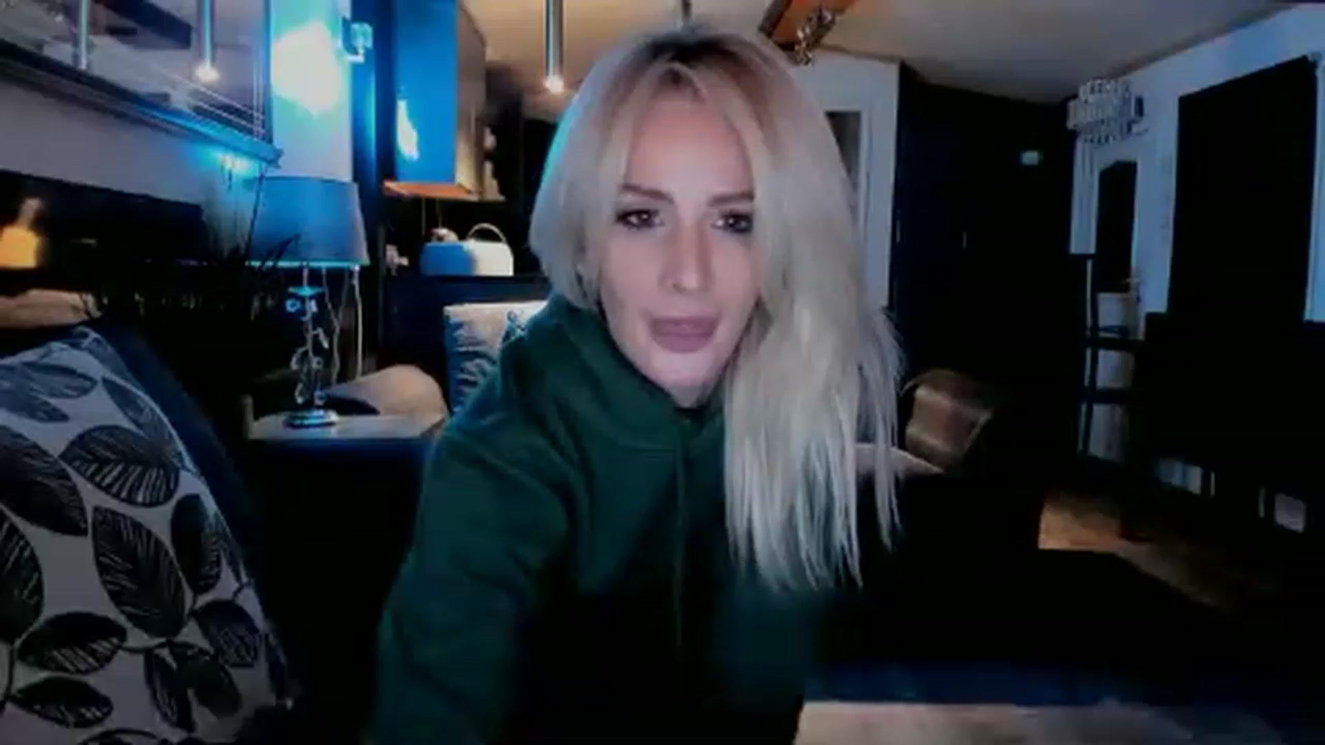 Gallery image thumbnail from SelinaRose's myfreecams stream on, 11/28/2022, 24:14 image 2 of 20