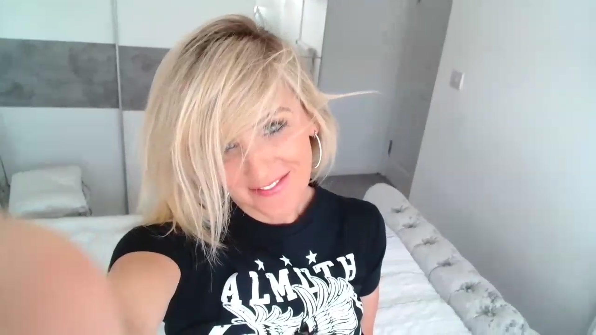 Gallery image thumbnail from SelinaRose's myfreecams stream on, 06/06/2023, 14:16 image 4 of 20