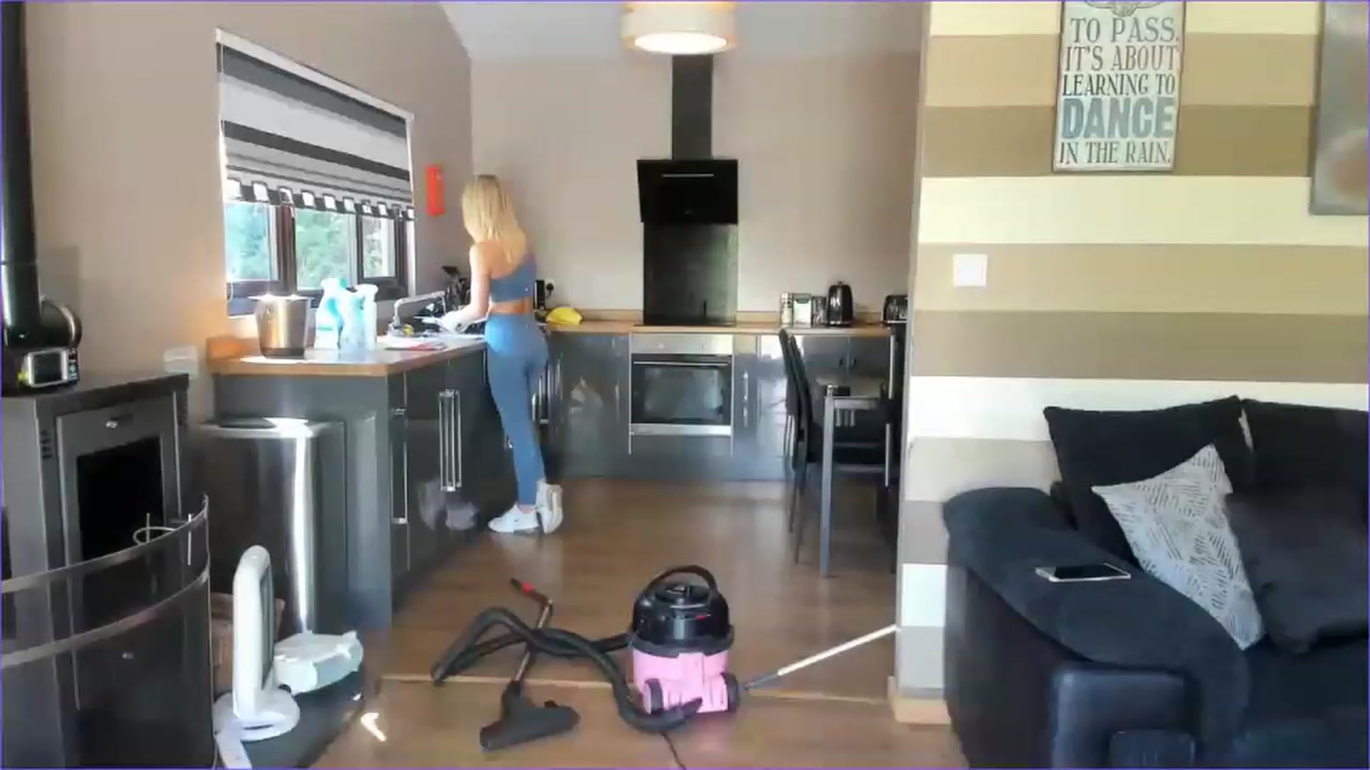 Gallery image thumbnail from SelinaRose's myfreecams stream on, 06/25/2023, 15:45 image 8 of 20