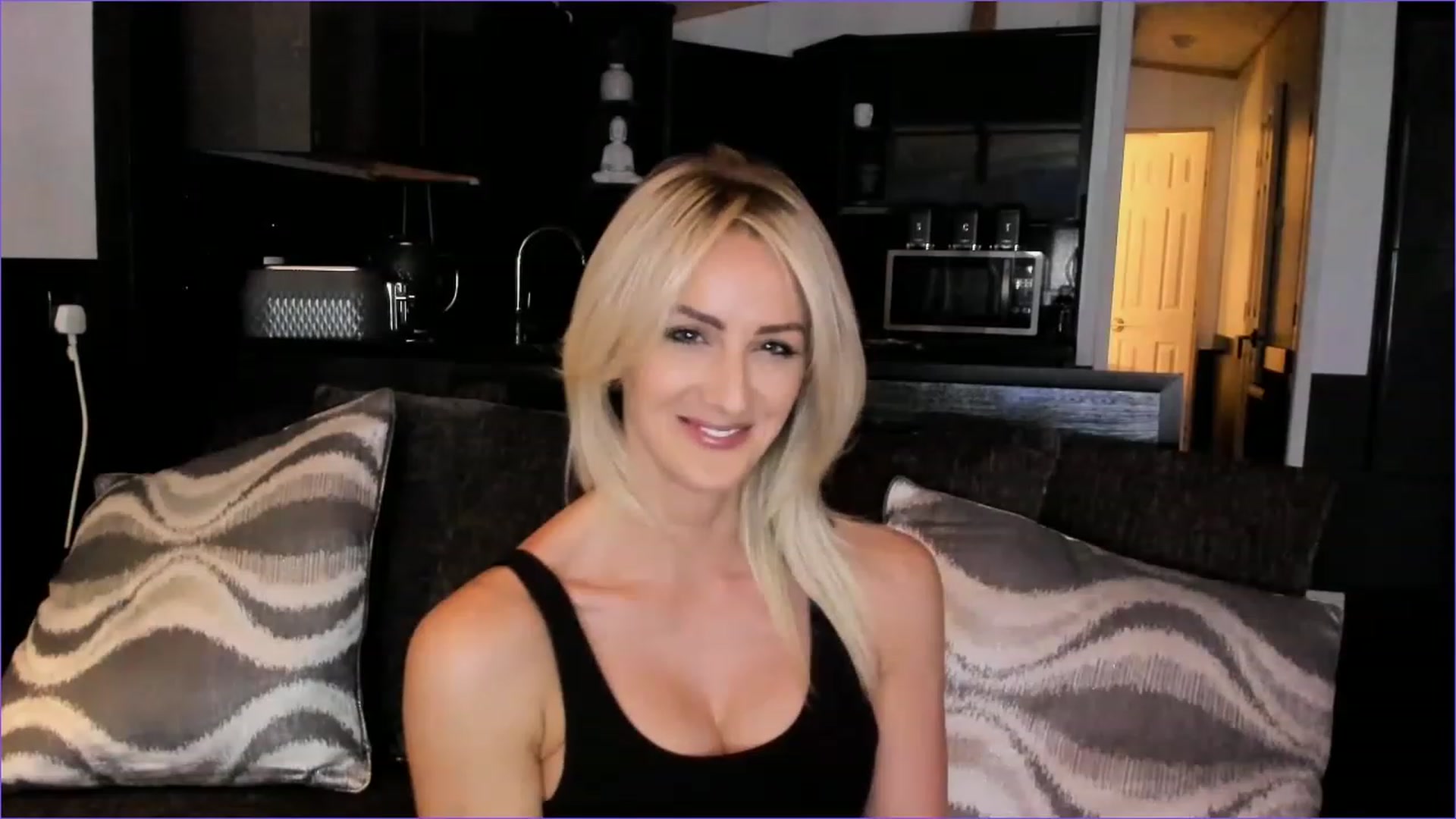 Gallery image thumbnail from SelinaRose's myfreecams stream on, 06/27/2023, 24:06 image 2 of 20