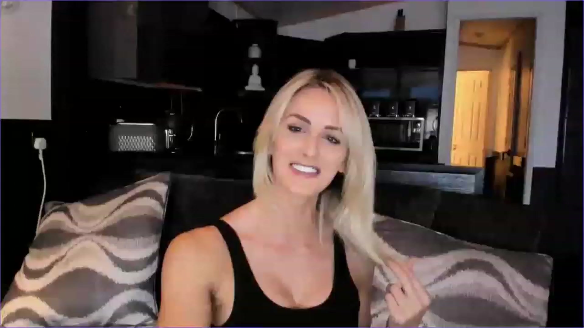 Gallery image thumbnail from SelinaRose's myfreecams stream on, 06/27/2023, 24:06 image 1 of 20