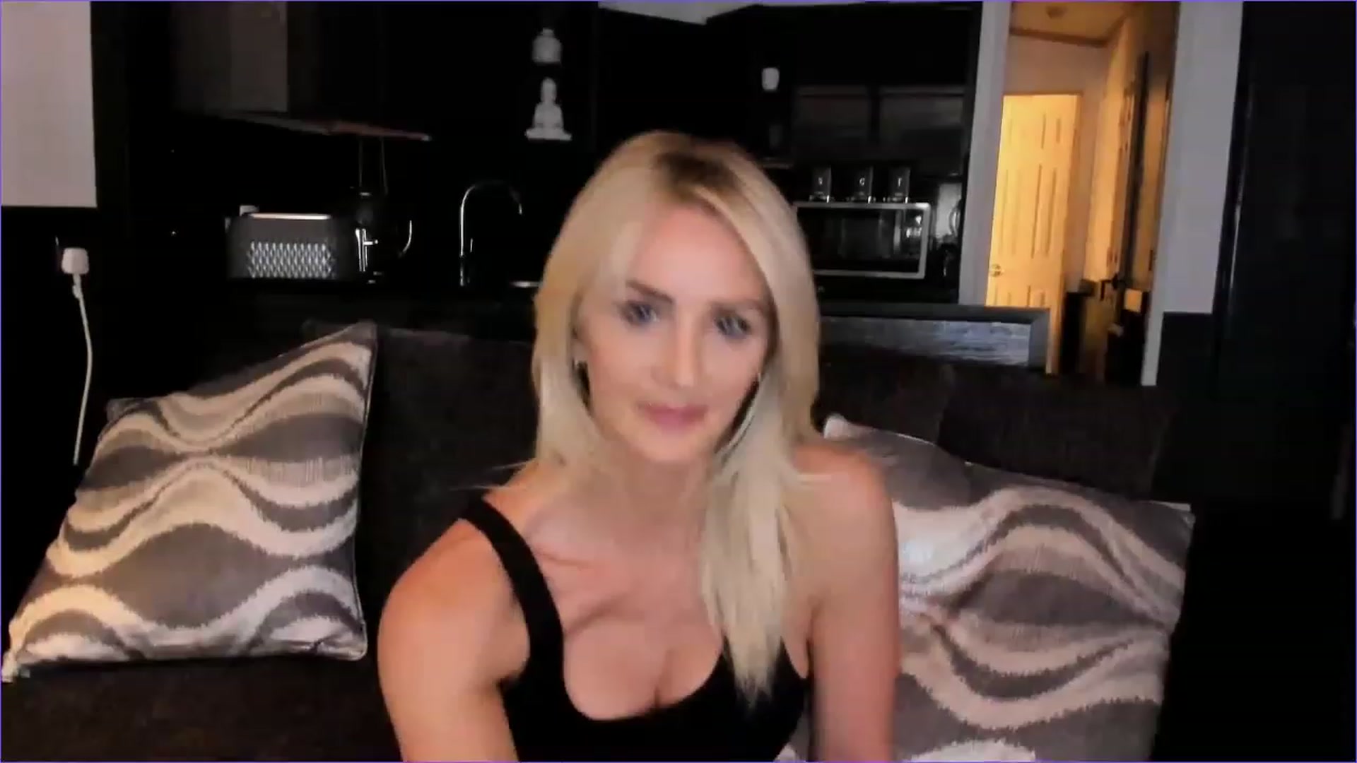 Gallery image thumbnail from SelinaRose's myfreecams stream on, 06/27/2023, 24:06 image 3 of 20
