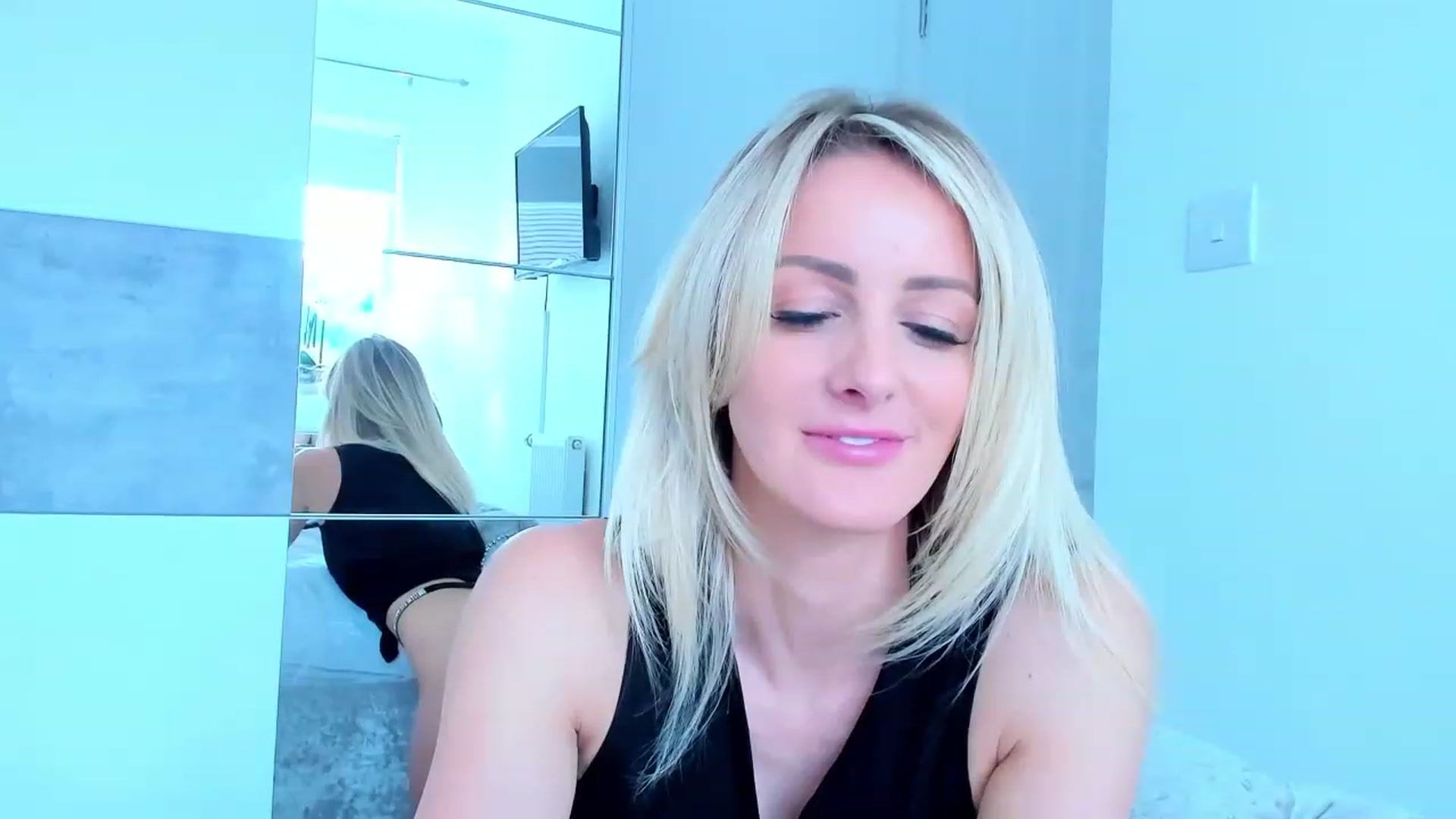 Gallery image thumbnail from SelinaRose's myfreecams stream on, 07/19/2023, 13:32 image 14 of 20