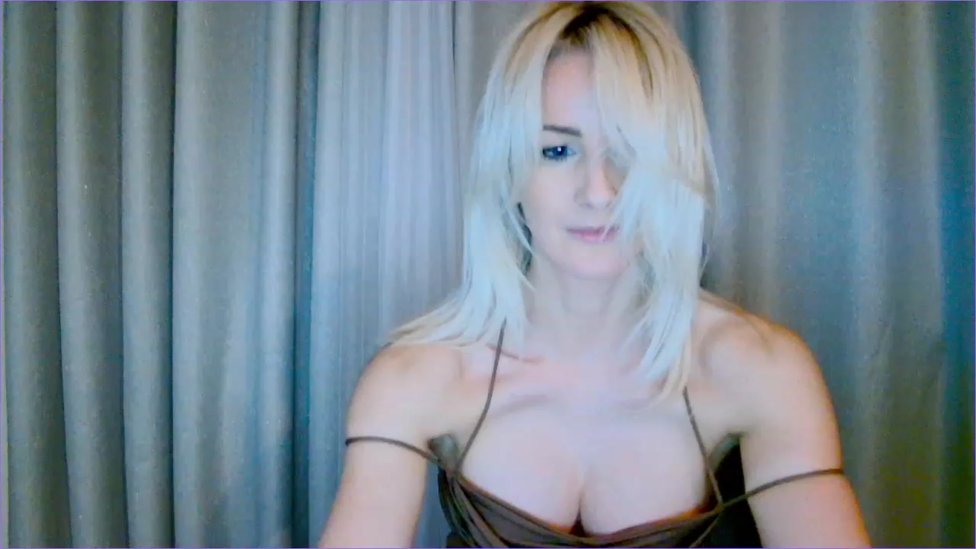 Gallery image thumbnail from SelinaRose's myfreecams stream on, 11/03/2023, 24:02 image 15 of 20