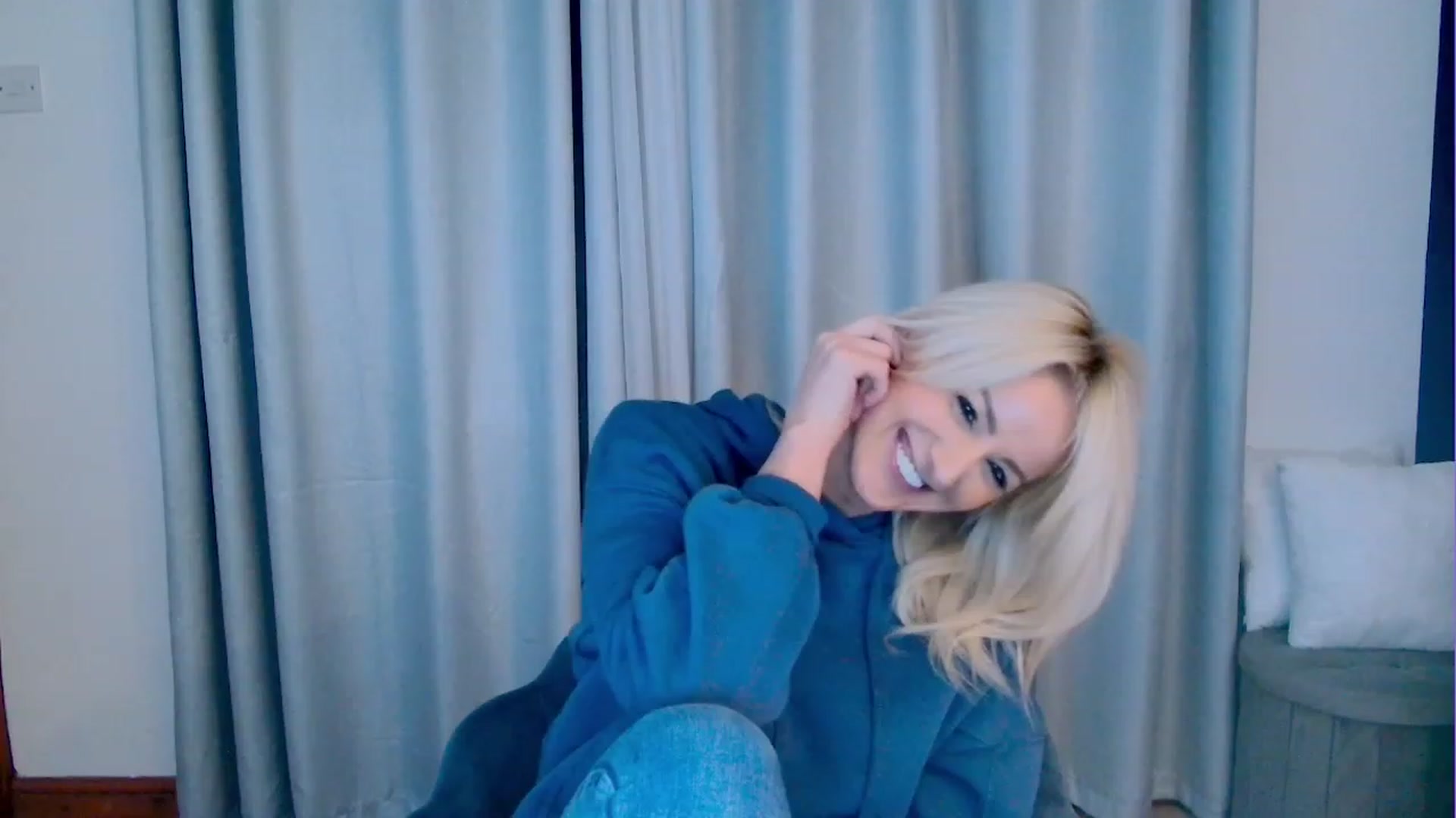 Gallery image thumbnail from SelinaRose's myfreecams stream on, 11/08/2023, 24:01 image 11 of 20