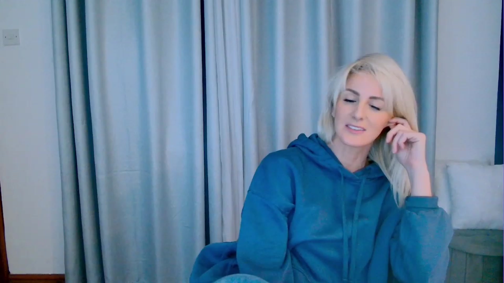 Gallery image thumbnail from SelinaRose's myfreecams stream on, 11/08/2023, 24:01 image 5 of 20