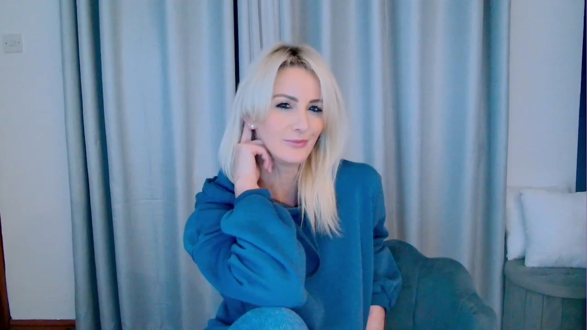 Gallery image thumbnail from SelinaRose's myfreecams stream on, 11/08/2023, 24:01 image 2 of 20