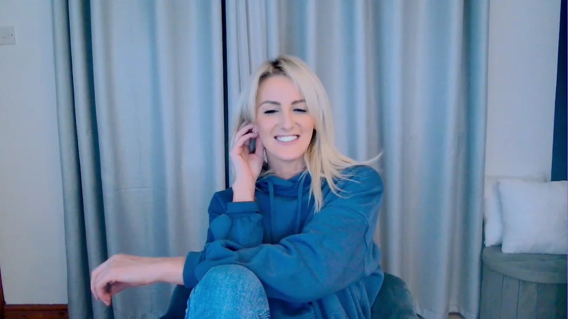 Gallery image thumbnail from SelinaRose's myfreecams stream on, 11/08/2023, 24:01 image 17 of 20