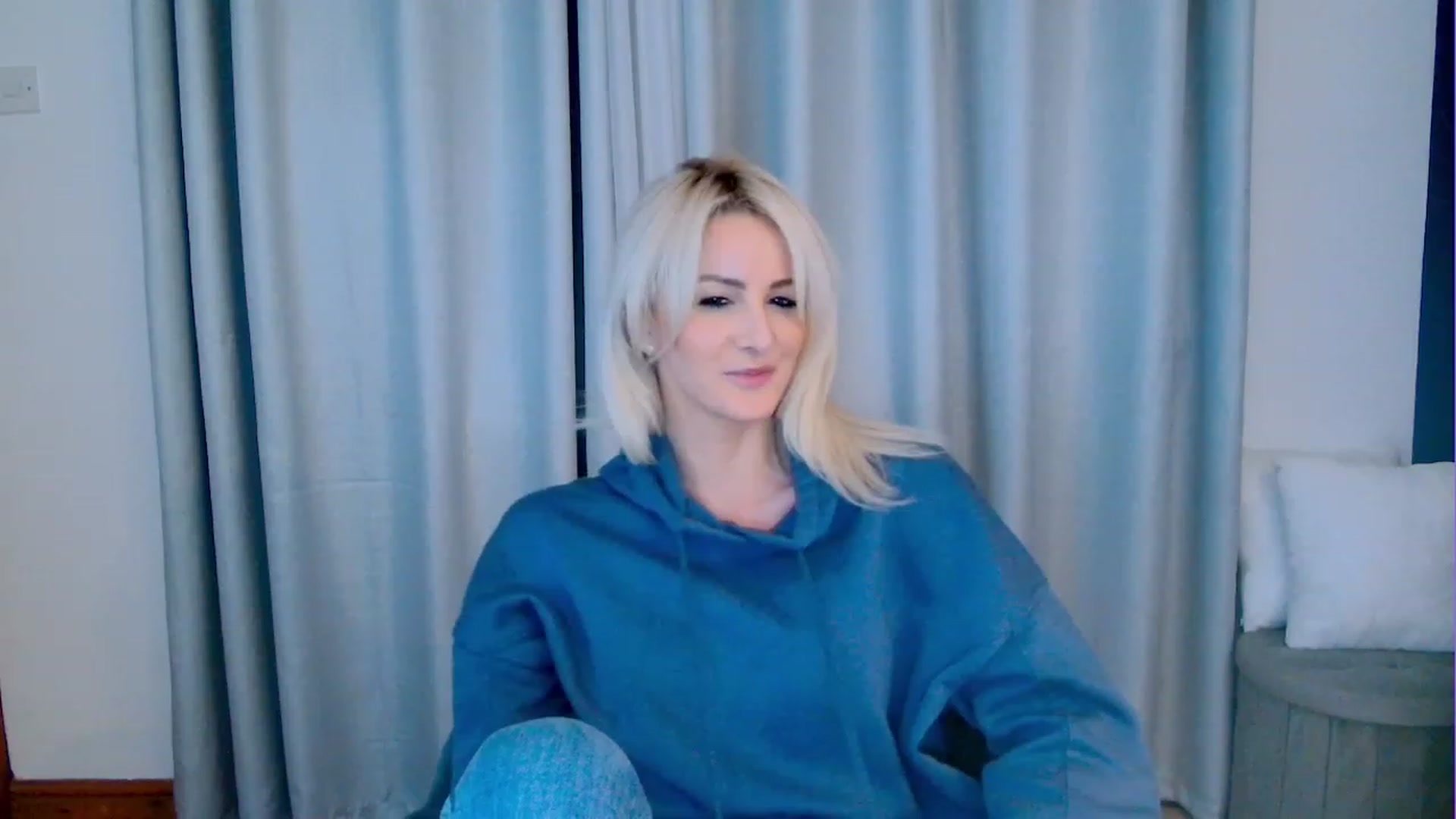 Gallery image thumbnail from SelinaRose's myfreecams stream on, 11/08/2023, 24:01 image 12 of 20