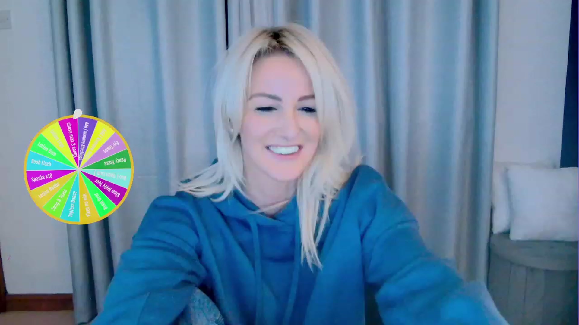 Gallery image thumbnail from SelinaRose's myfreecams stream on, 11/08/2023, 01:35 image 3 of 20