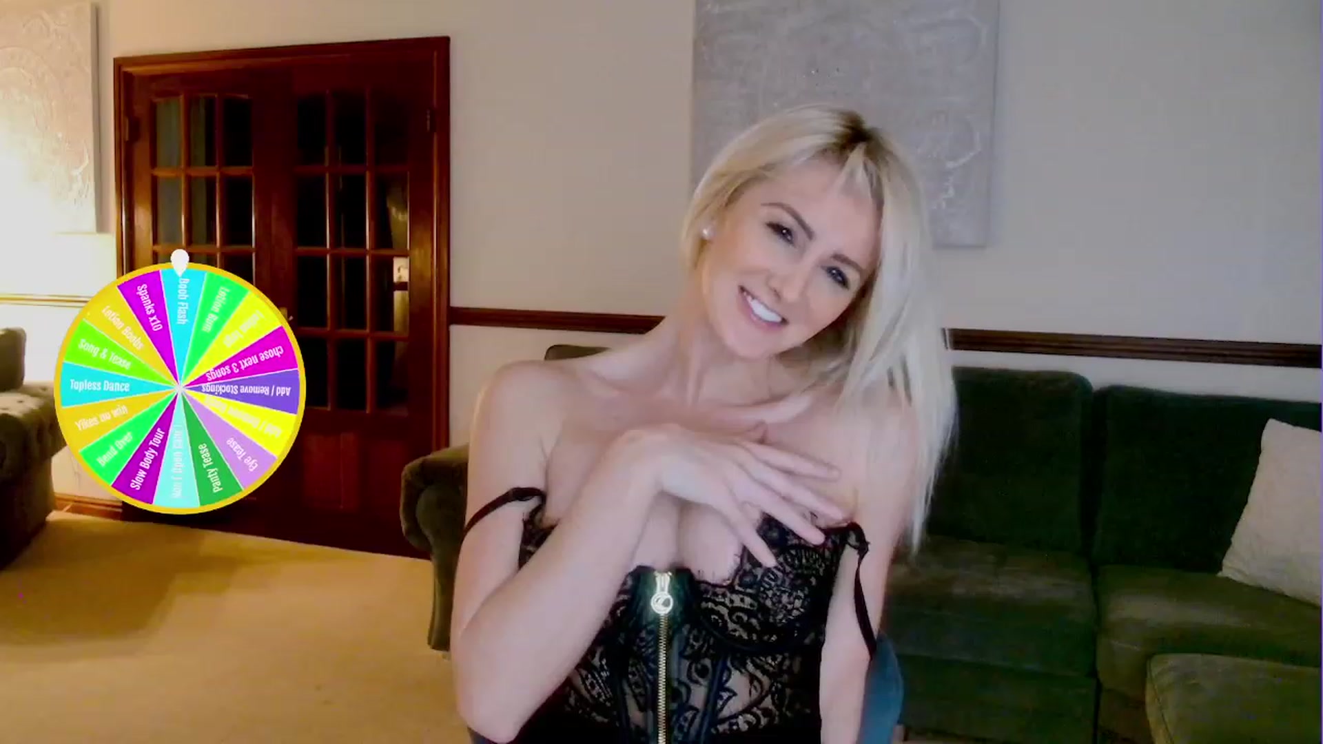 Gallery image thumbnail from SelinaRose's myfreecams stream on, 11/09/2023, 23:58 image 17 of 20