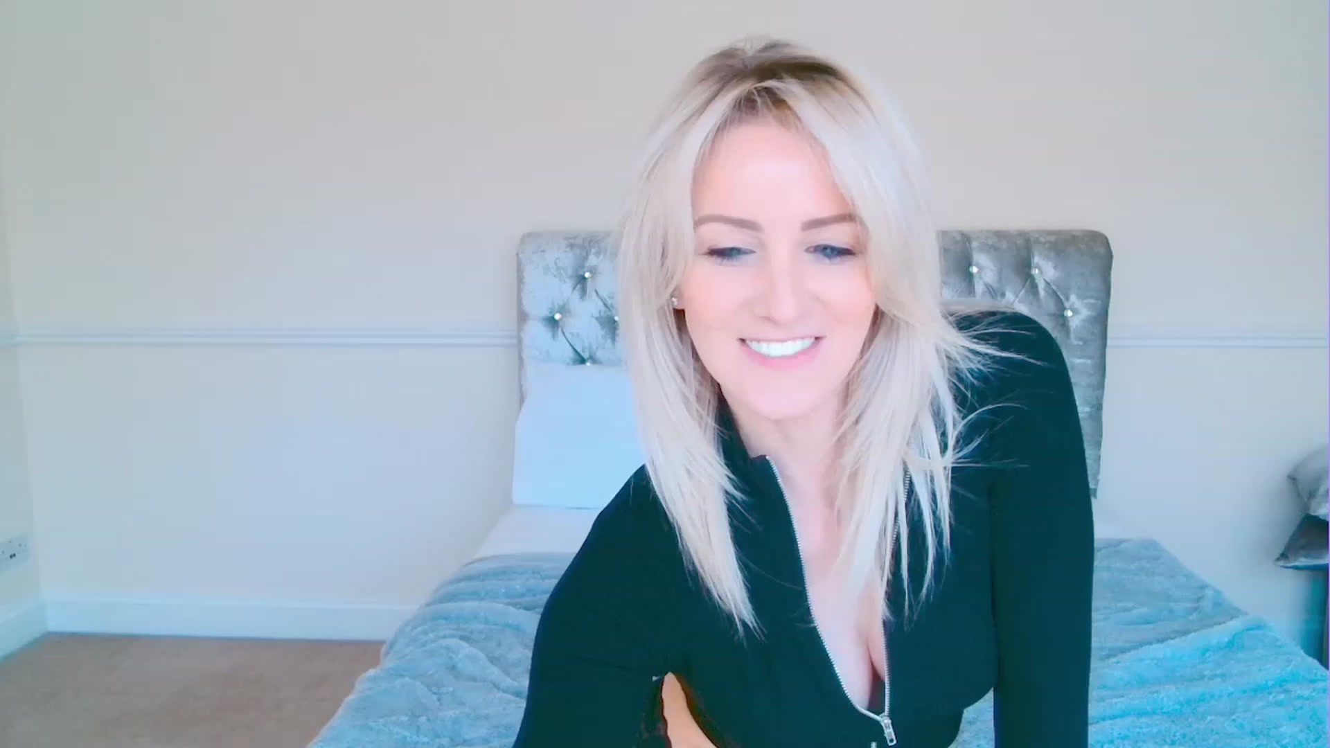 Gallery image thumbnail from SelinaRose's myfreecams stream on, 12/01/2023, 13:02 image 18 of 20