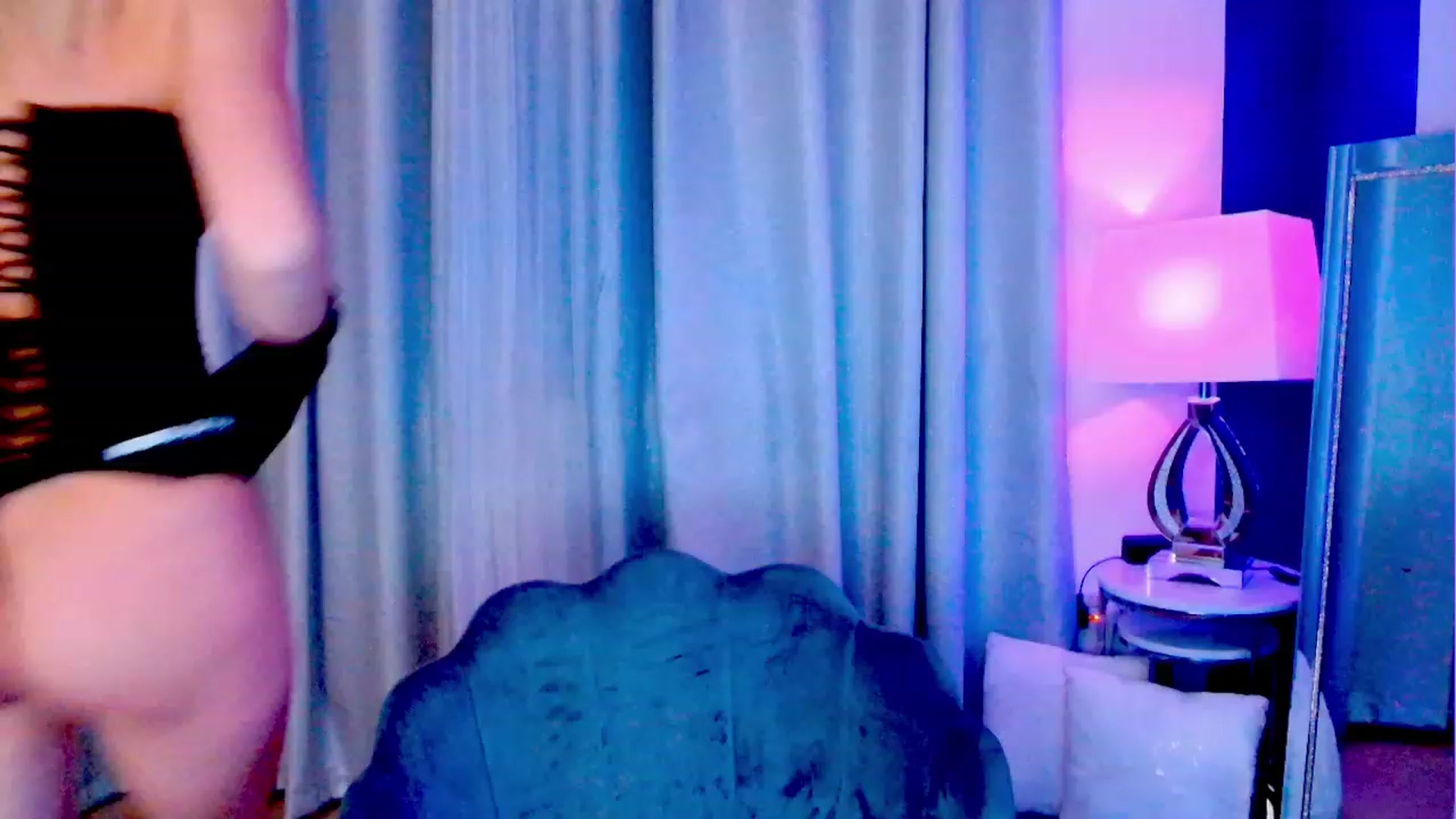 Gallery image thumbnail from SelinaRose's myfreecams stream on, 12/01/2023, 22:22 image 19 of 20
