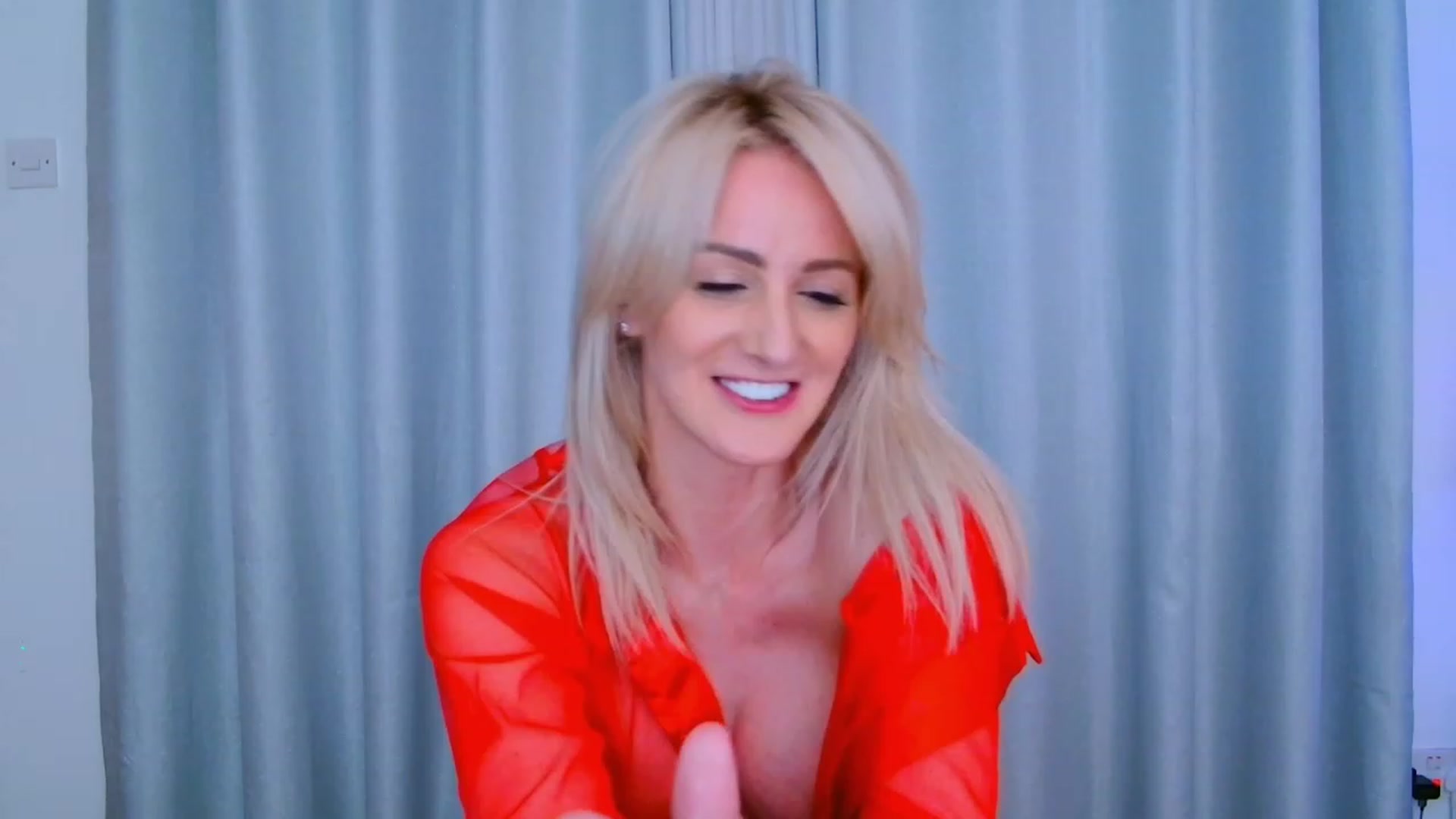 Gallery image thumbnail from SelinaRose's myfreecams stream on, 12/17/2023, 23:05 image 12 of 20