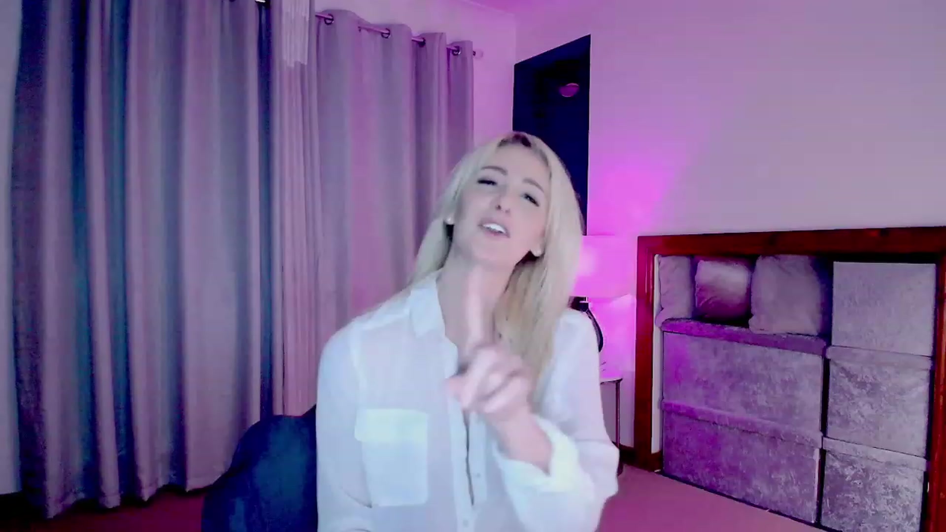 Gallery image thumbnail from SelinaRose's myfreecams stream on, 02/01/2024, 24:09 image 17 of 20