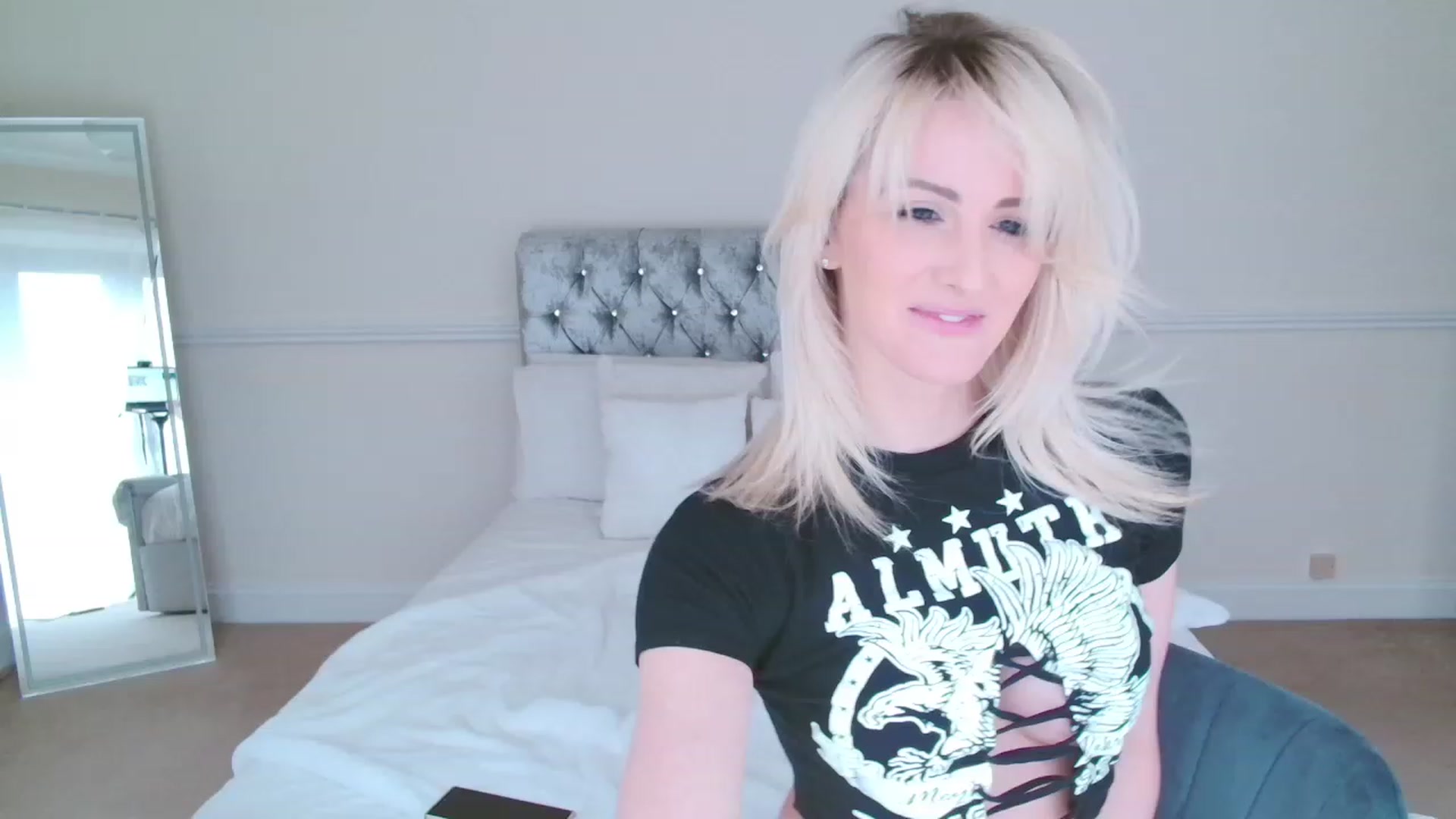 Gallery image thumbnail from SelinaRose's myfreecams stream on, 02/13/2024, 14:12 image 3 of 20