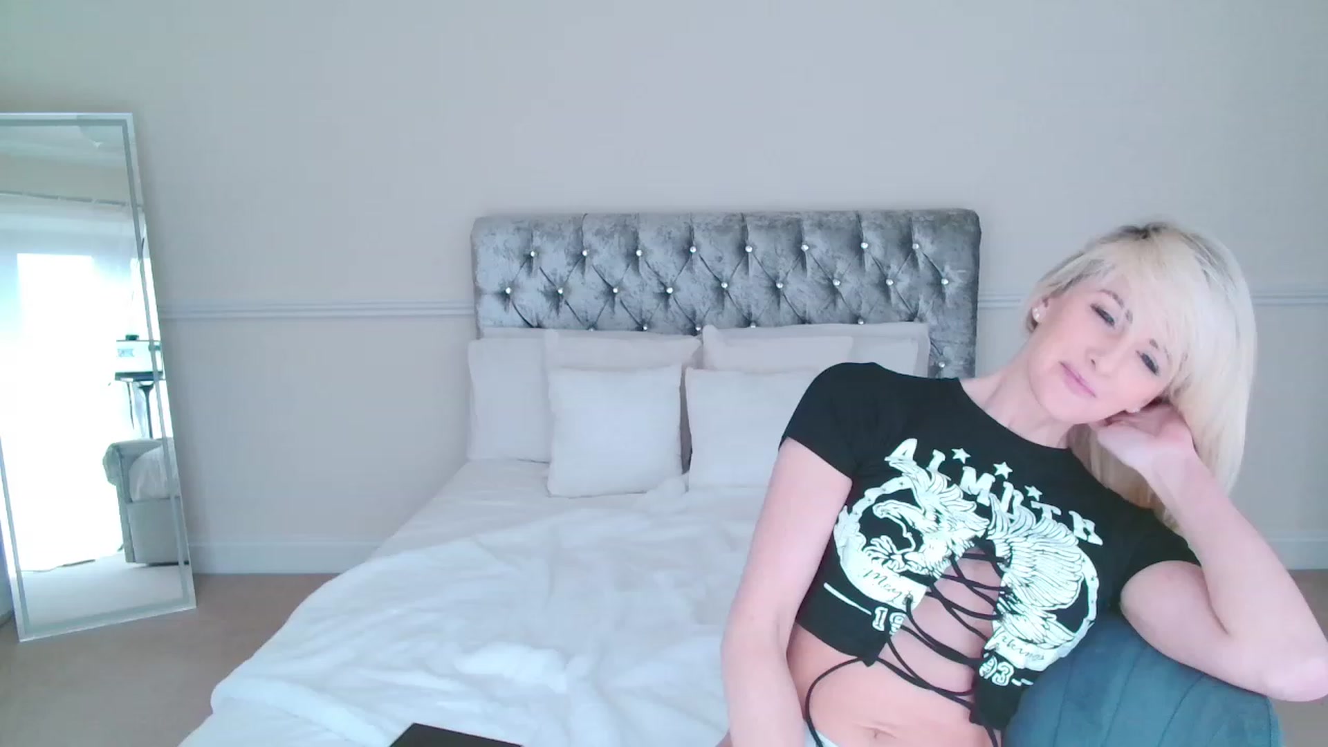 Gallery image thumbnail from SelinaRose's myfreecams stream on, 02/13/2024, 14:12 image 1 of 20