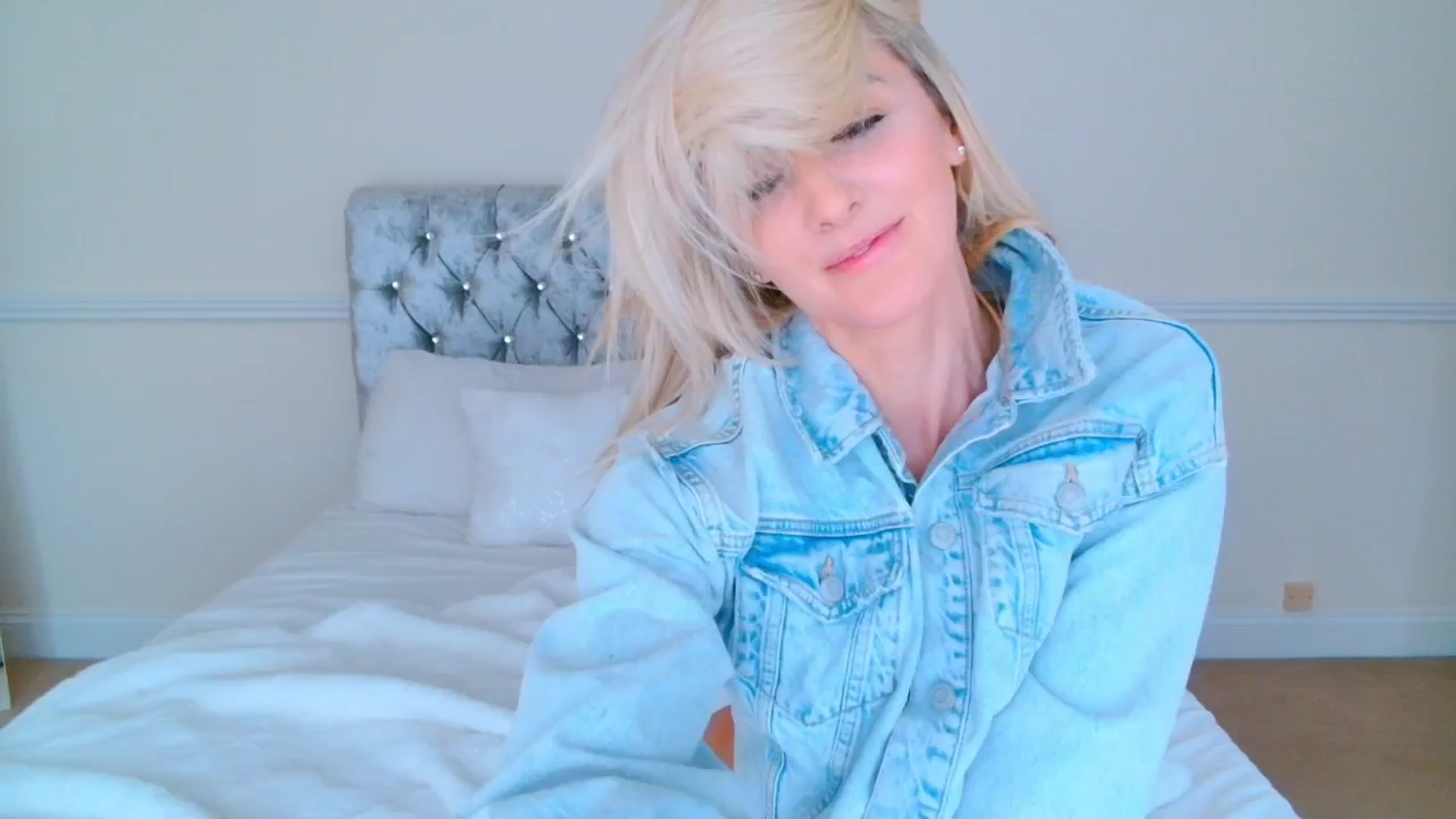 Gallery image thumbnail from SelinaRose's myfreecams stream on, 03/04/2024, 14:55 image 15 of 20