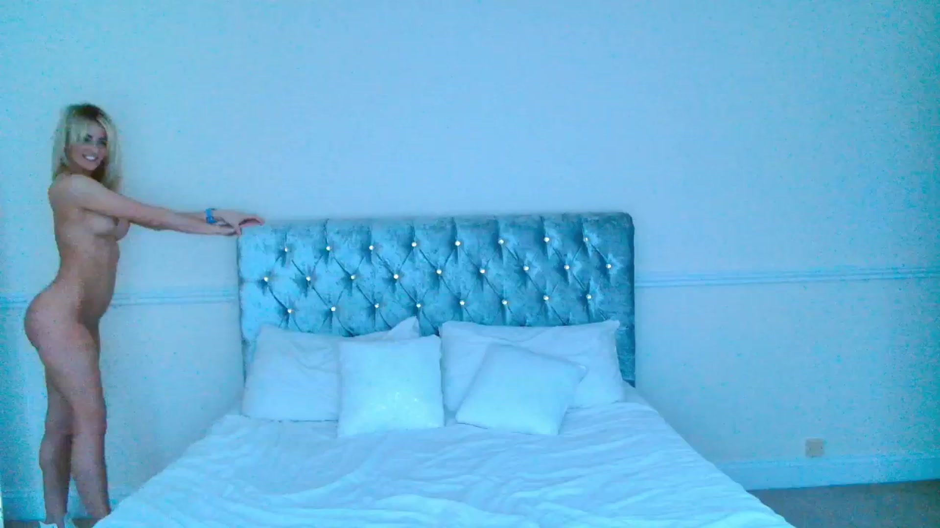 Gallery image thumbnail from SelinaRose's myfreecams stream on, 03/04/2024, 17:45 image 16 of 20